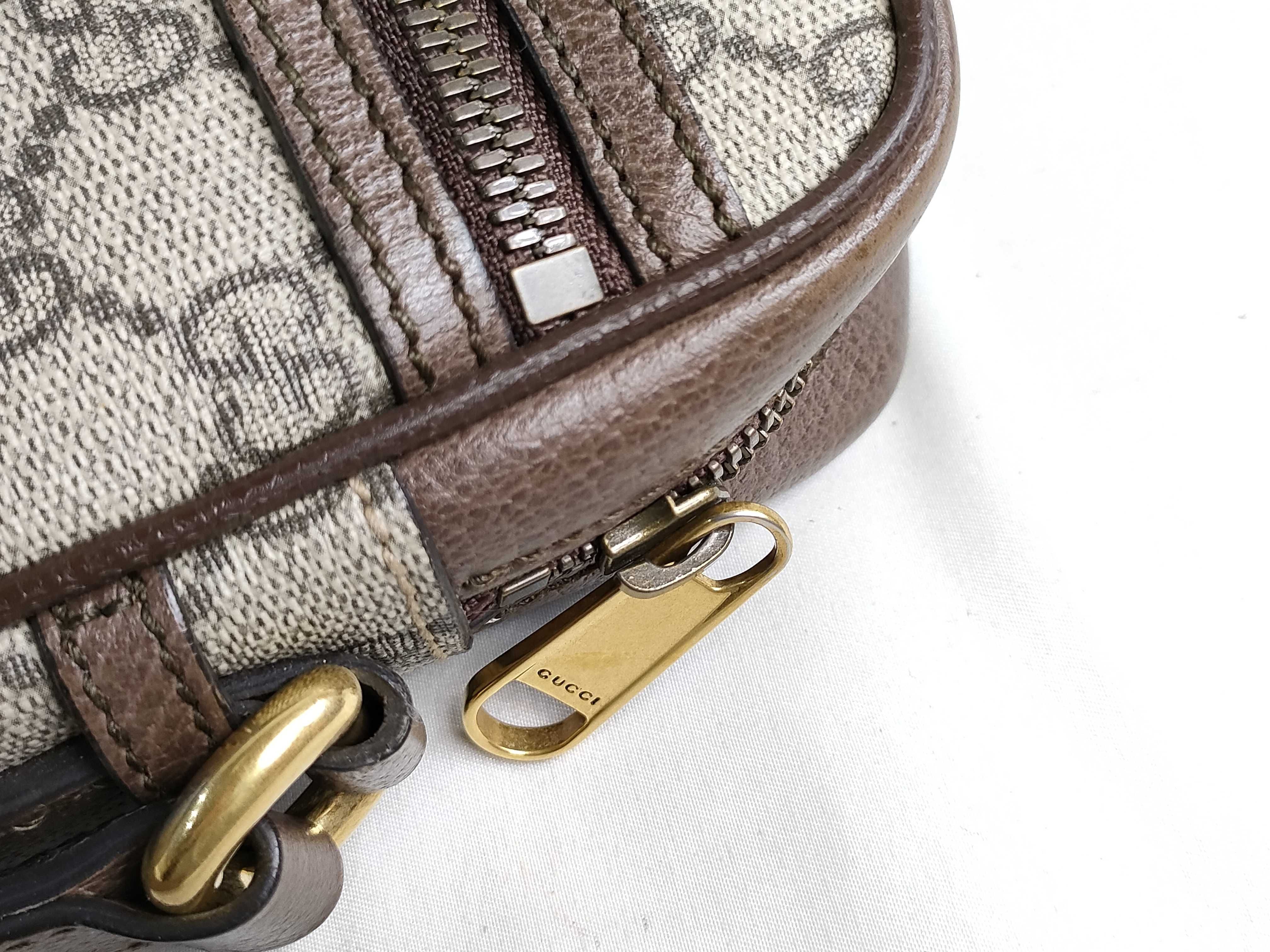 GG Supreme Shoulder Bag — view 12