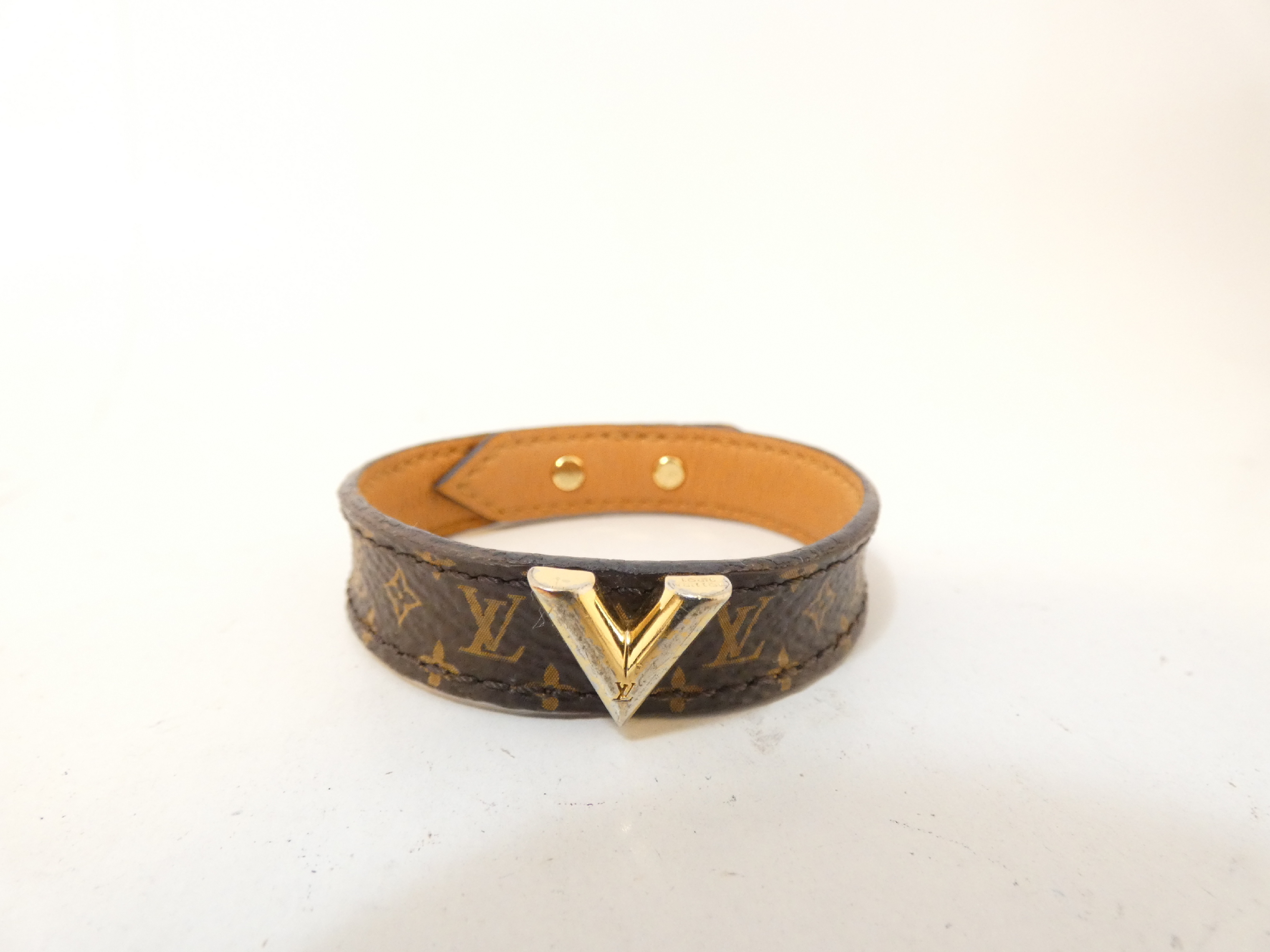 Essential V Monogram Bracelet/Bangle