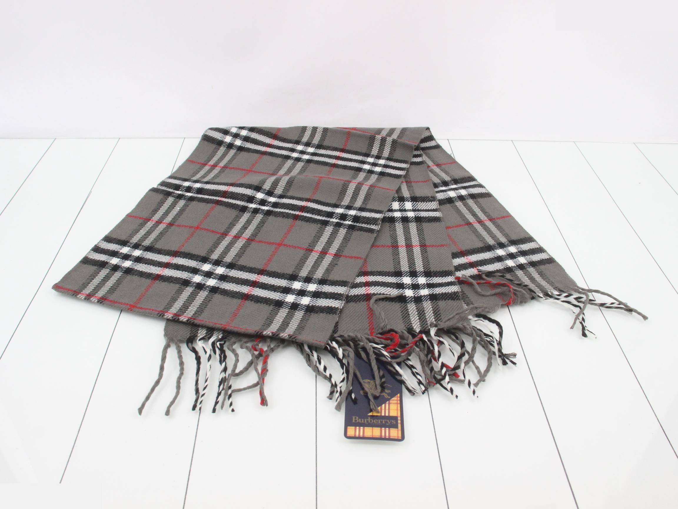 Unused, with dust bag included. Burberry Nova Check scarf, gray. — view 3