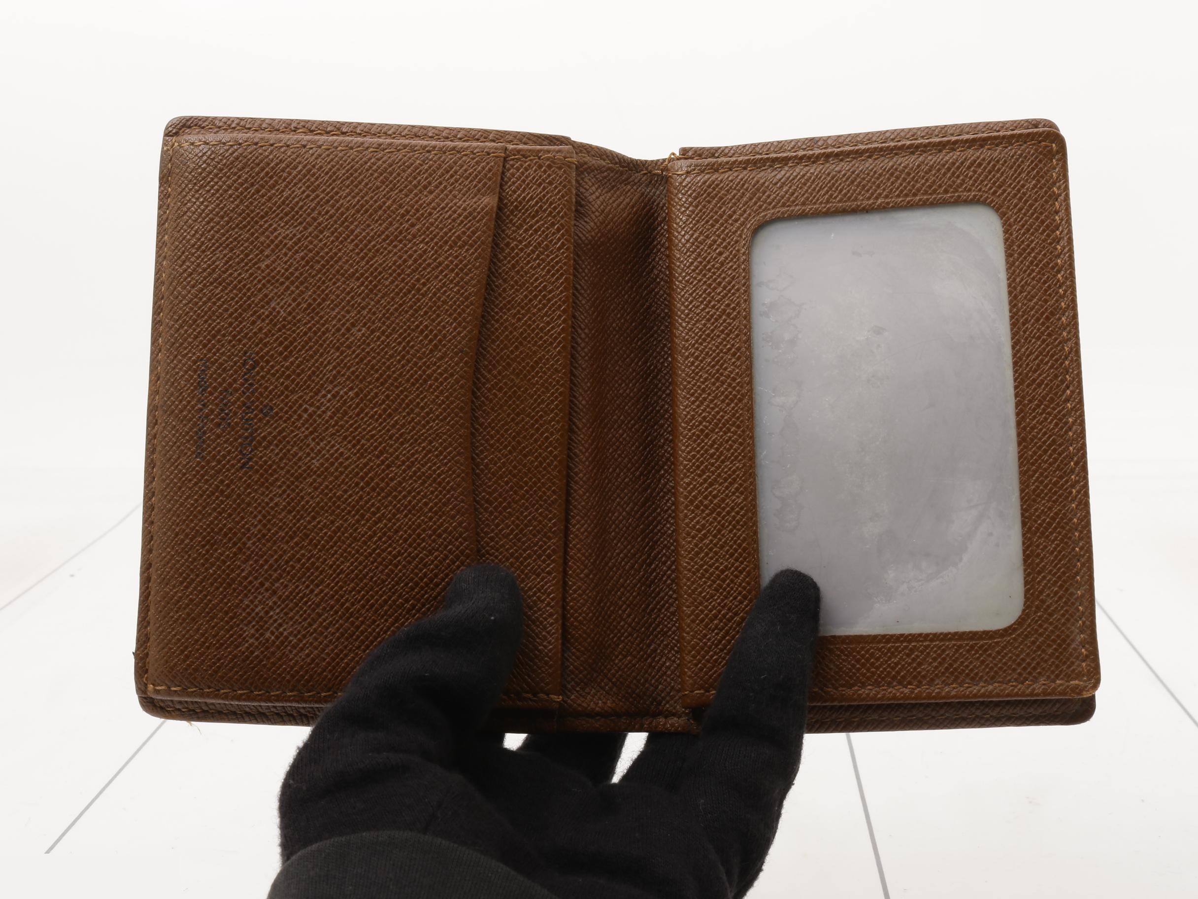 Pass case — view 4