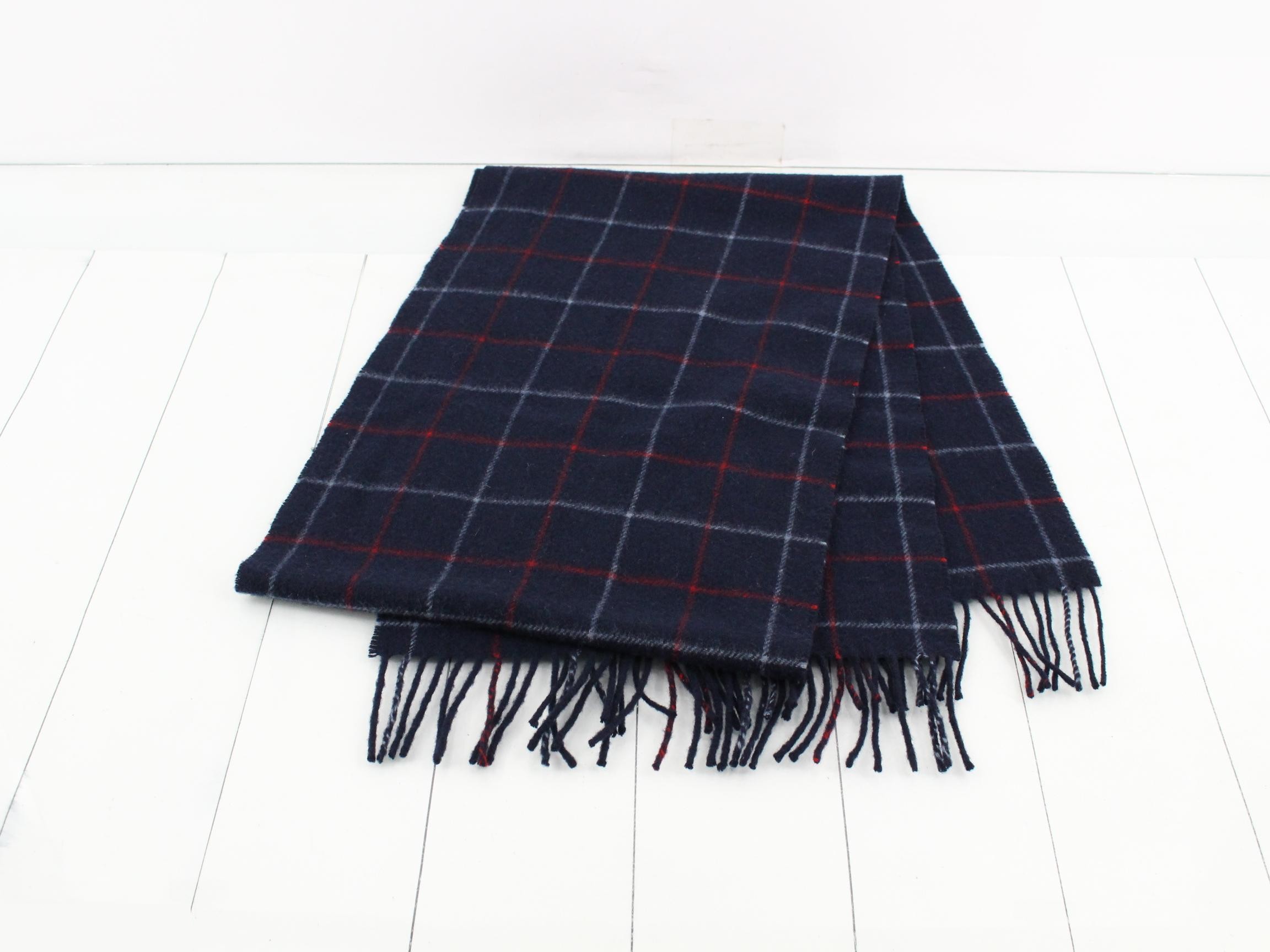 Navy check pattern, 100% lamb's wool. — view 3
