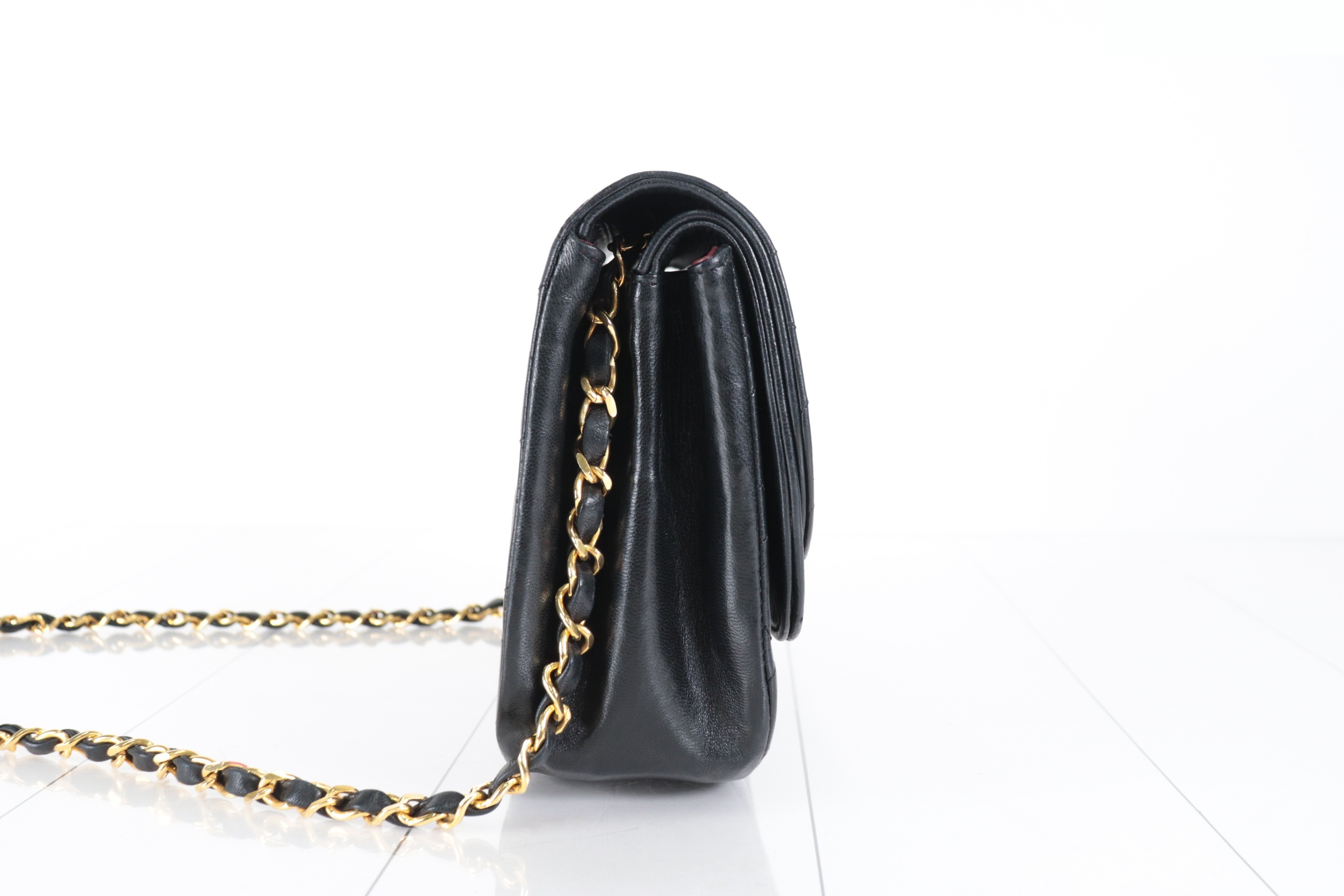Double flap lambskin chain shoulder bag — view 3
