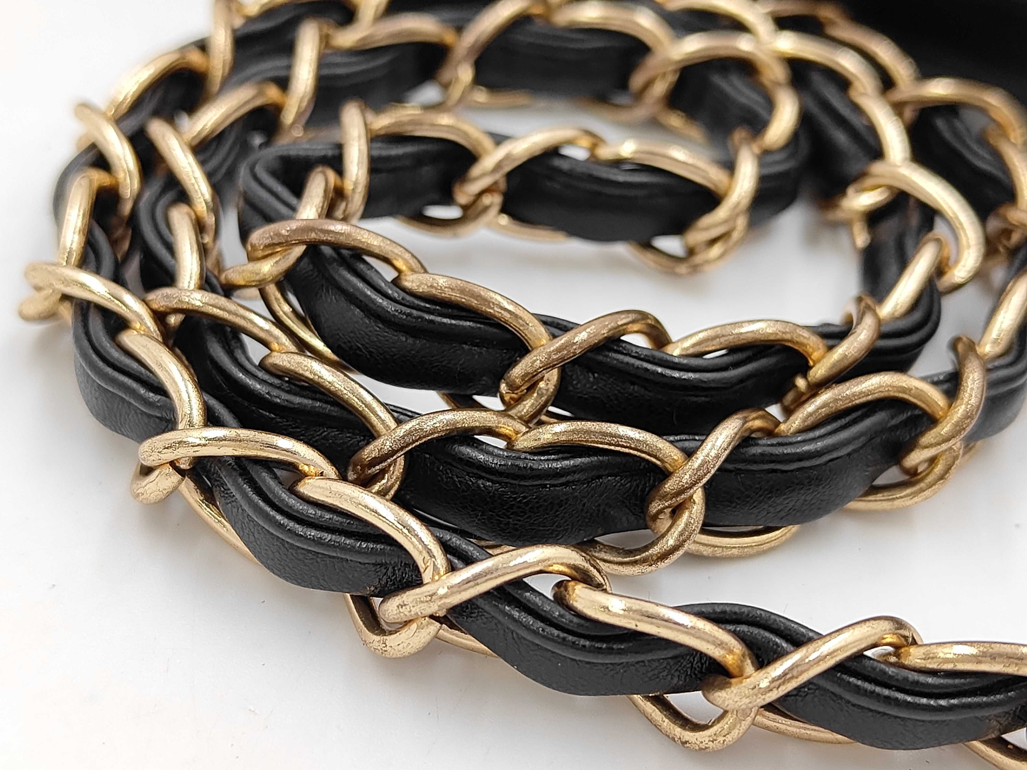 Matelassé Chain Shoulder Bag (with seal) — view 4