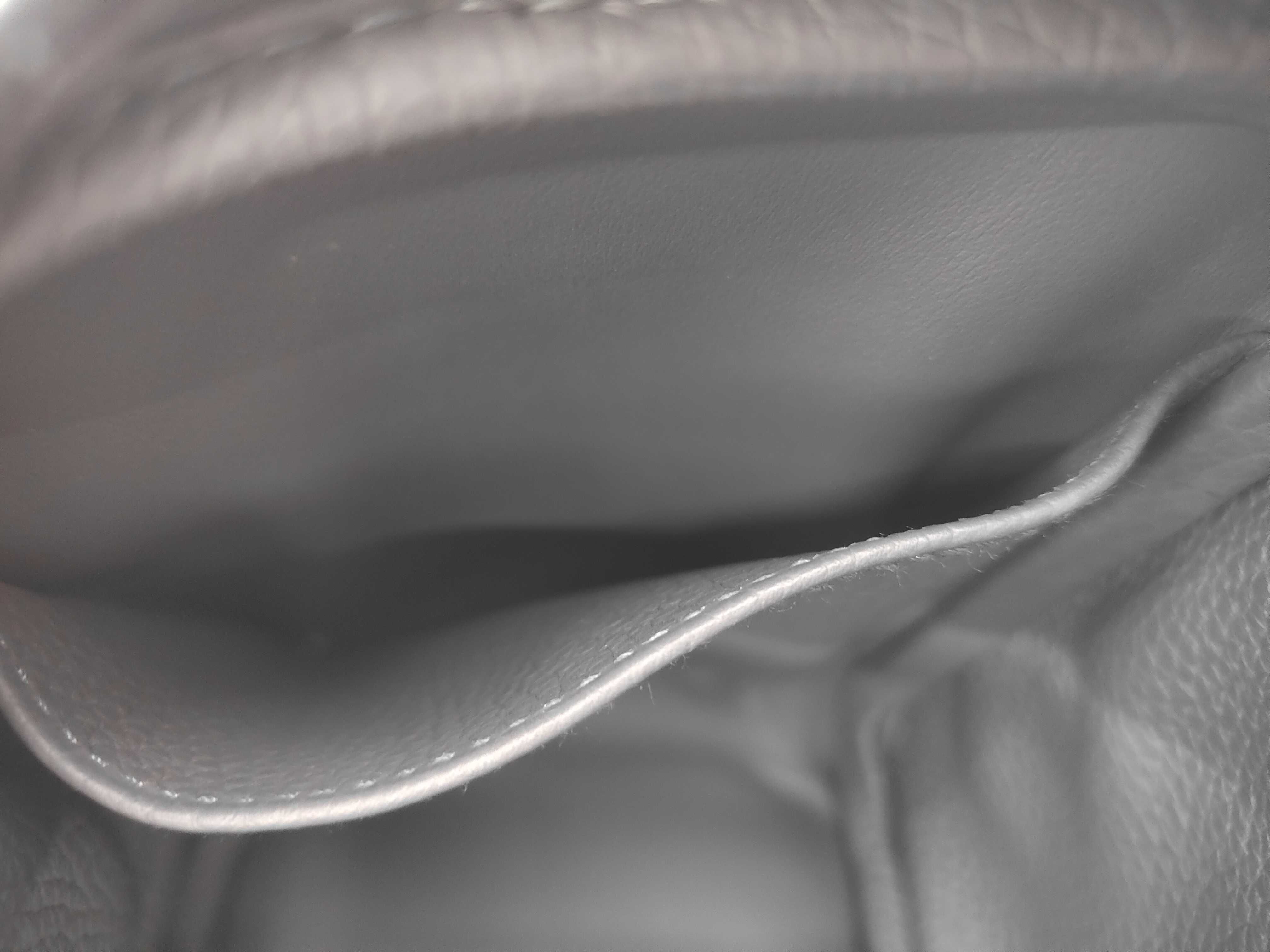 Lindy 26 handbag in Taurillon Clemence leather, Gris Misty, silver hardware, G stamp. — view 9