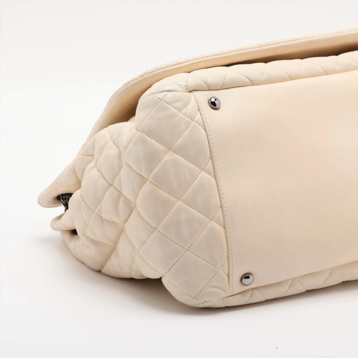 Matelassé Lambskin Chain Shoulder Bag, Paris-Moscow Collection, Beige, Silver Hardware, Item No. 12907567 (Serial No. 12) — view 4
