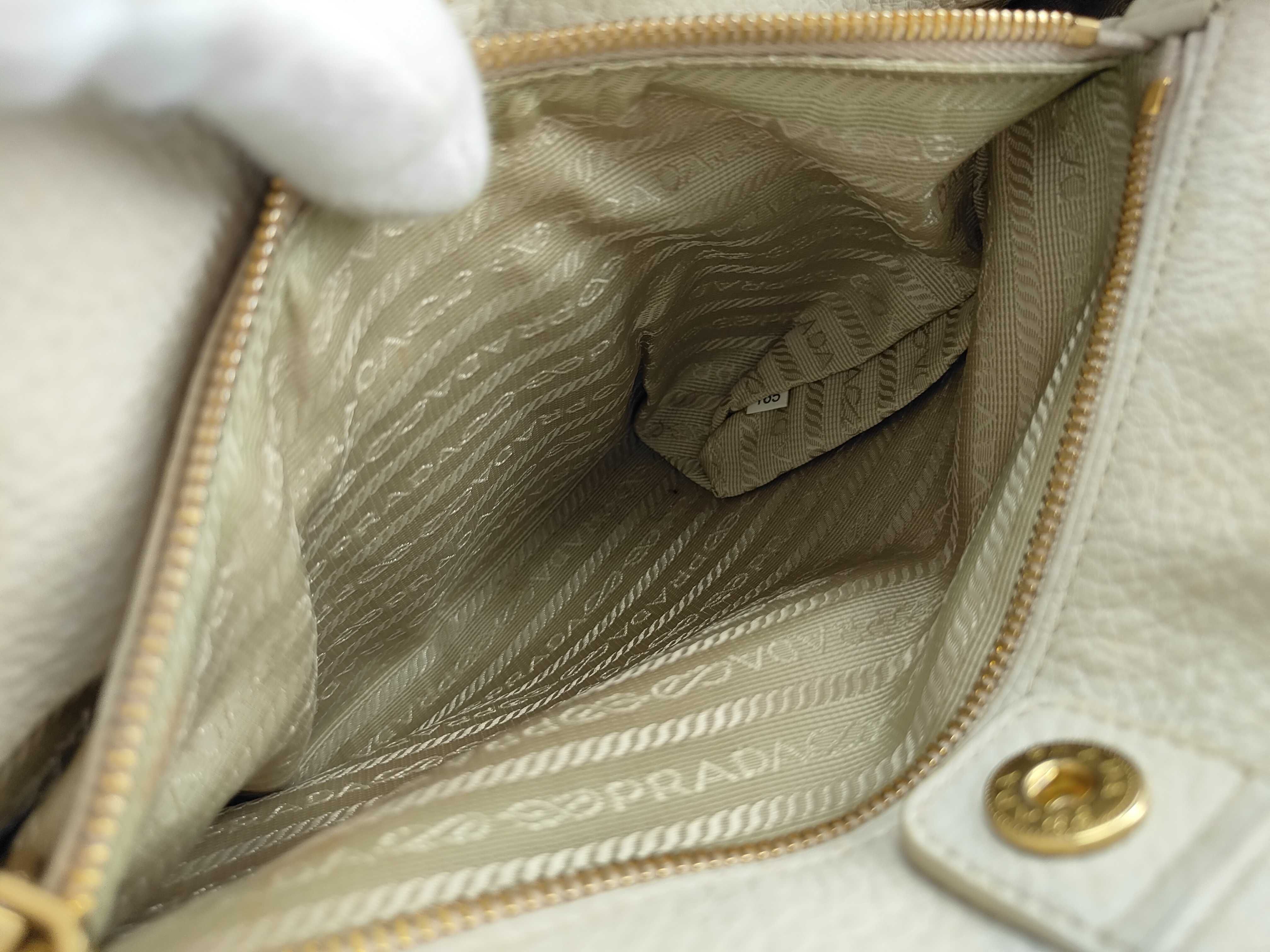 Tote Bag / Shoulder Bag / 2-way Logo Leather Tote Bag — view 13