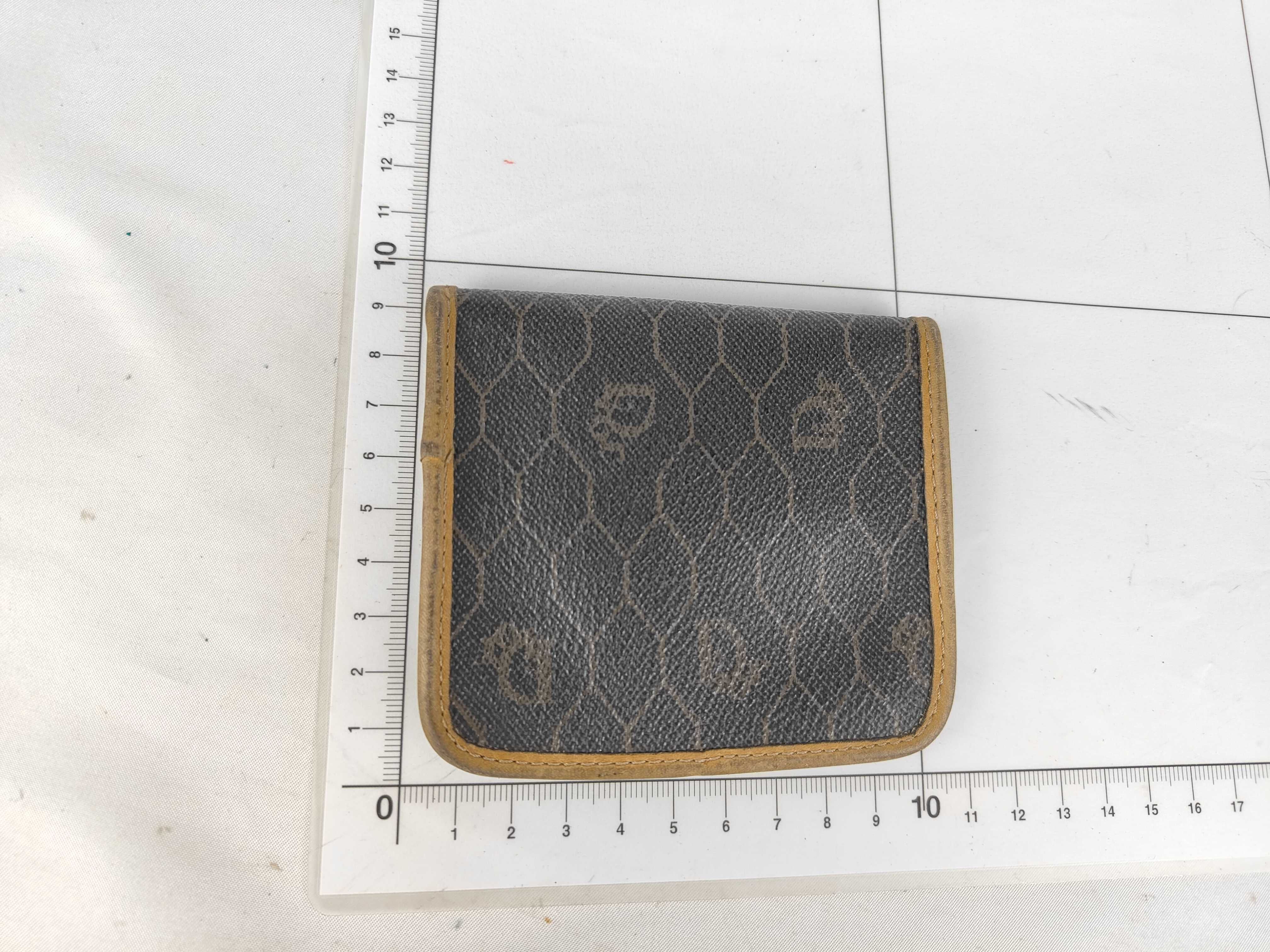 Honeycomb Pattern Coin Case — view 2