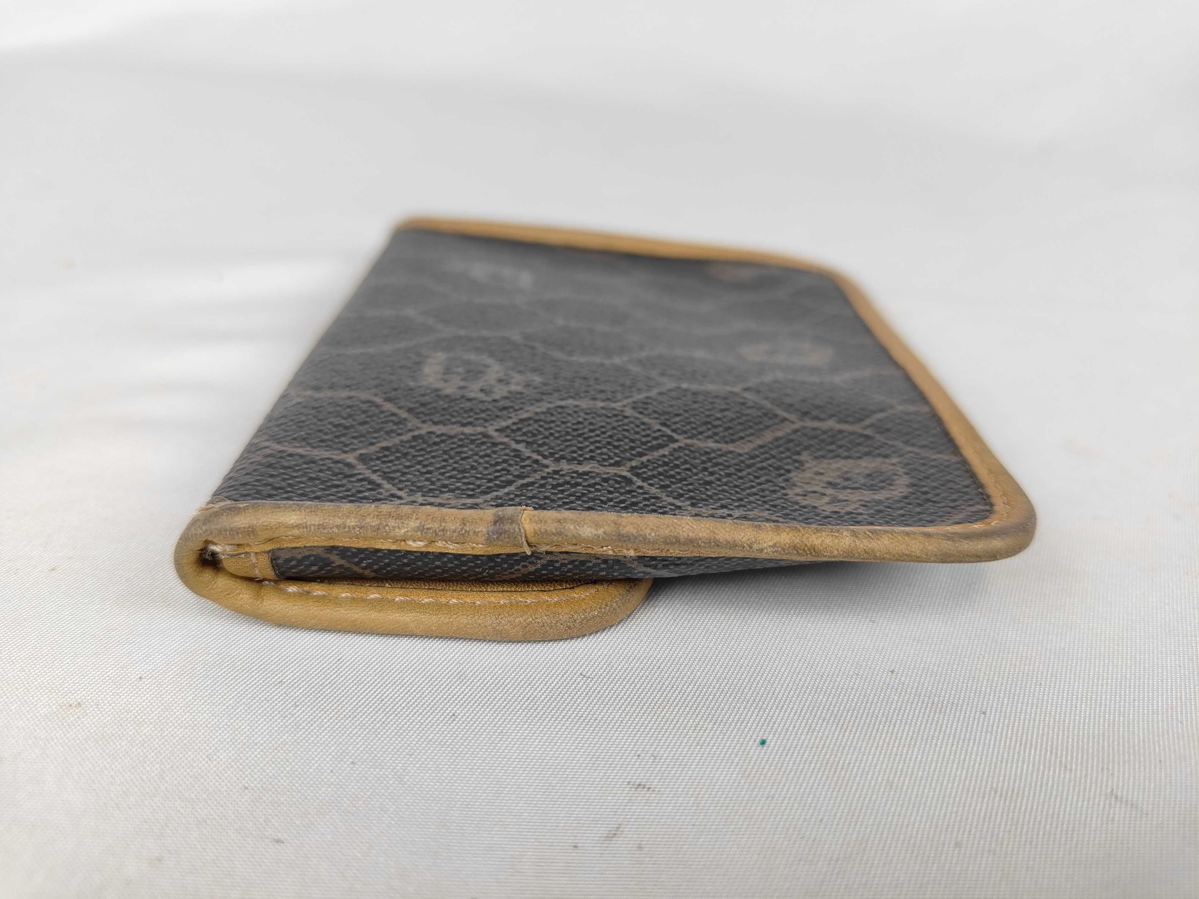 Honeycomb Pattern Coin Case — view 4