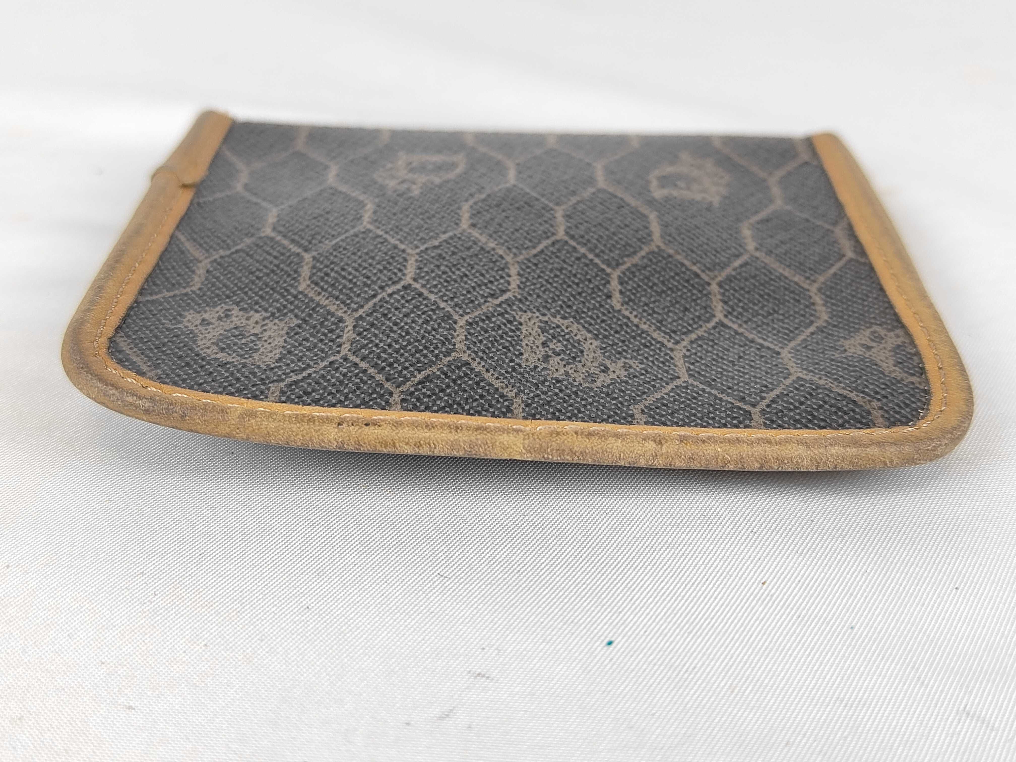 Honeycomb Pattern Coin Case — view 6