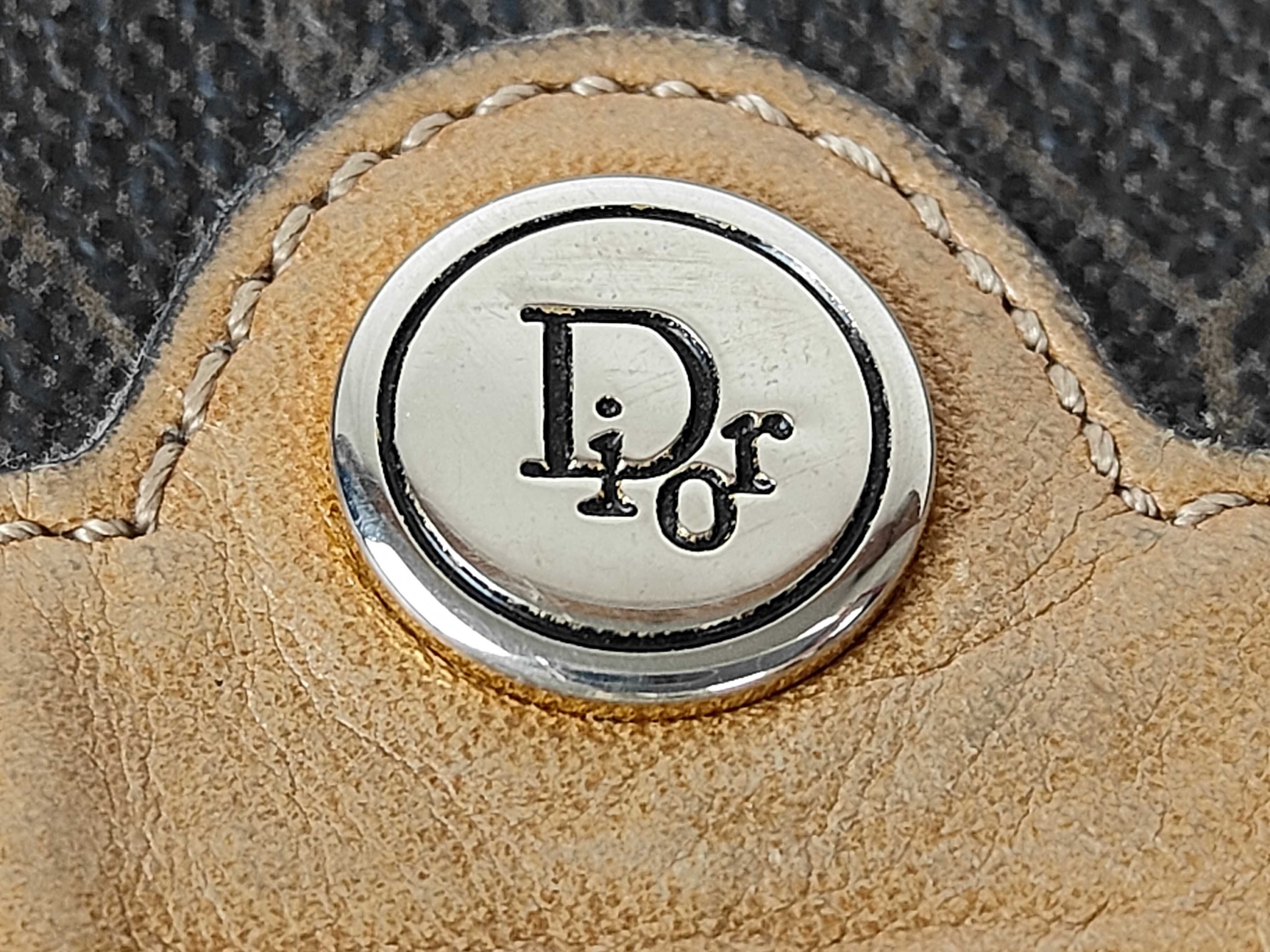 Honeycomb Pattern Coin Case — view 8