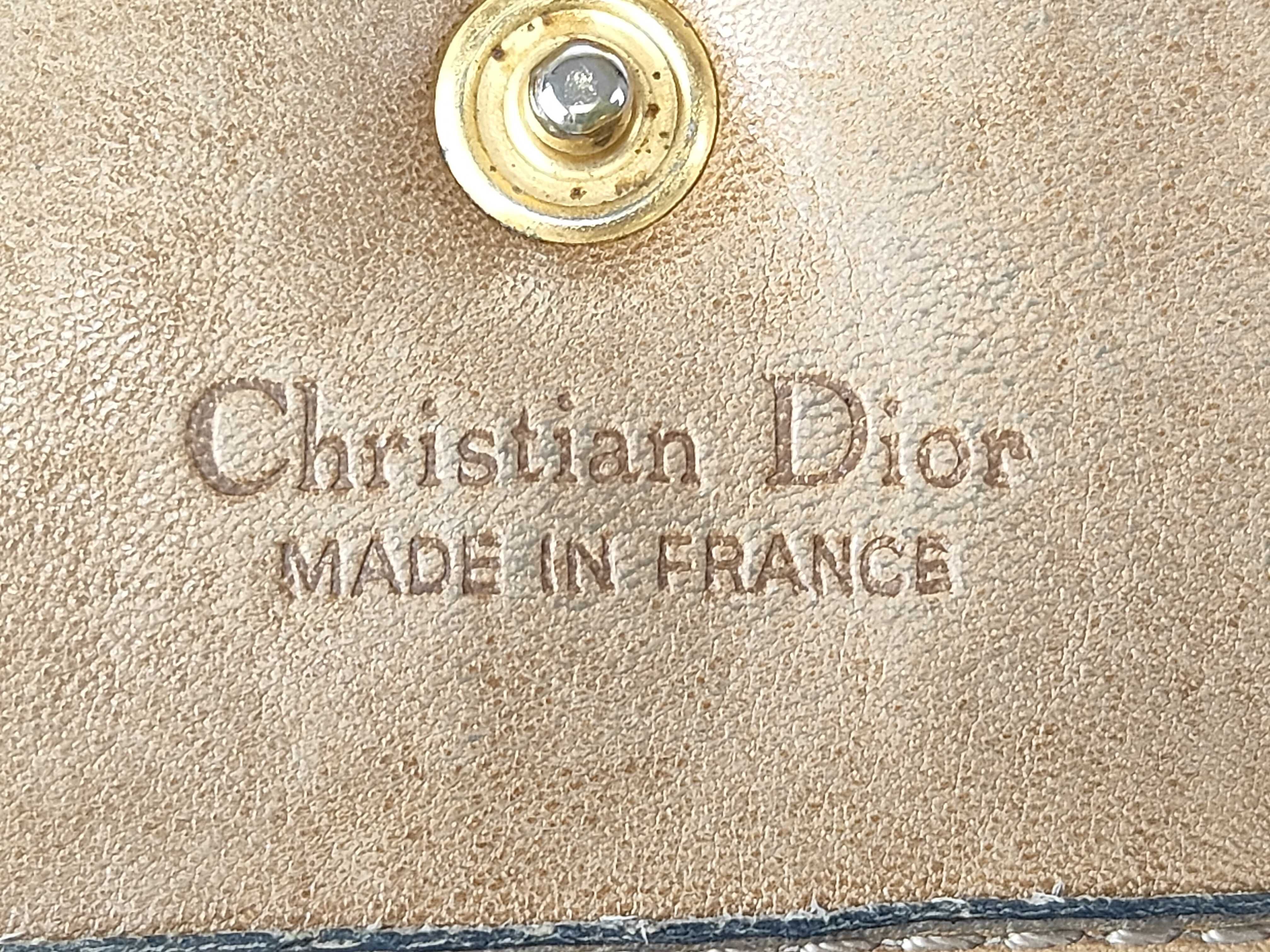 Honeycomb Pattern Coin Case — view 9