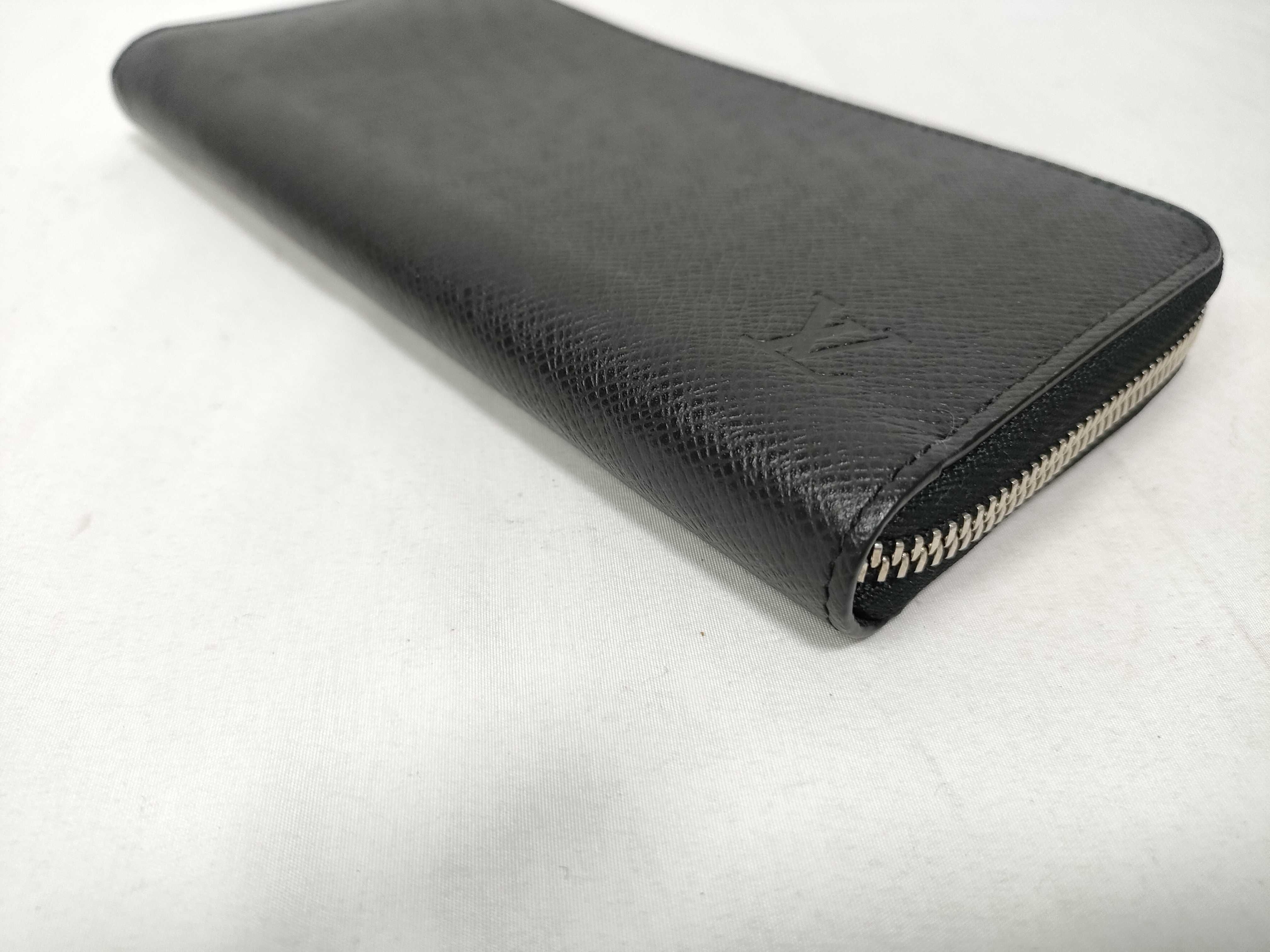 Taiga Leather Long Wallet (Black) — view 3