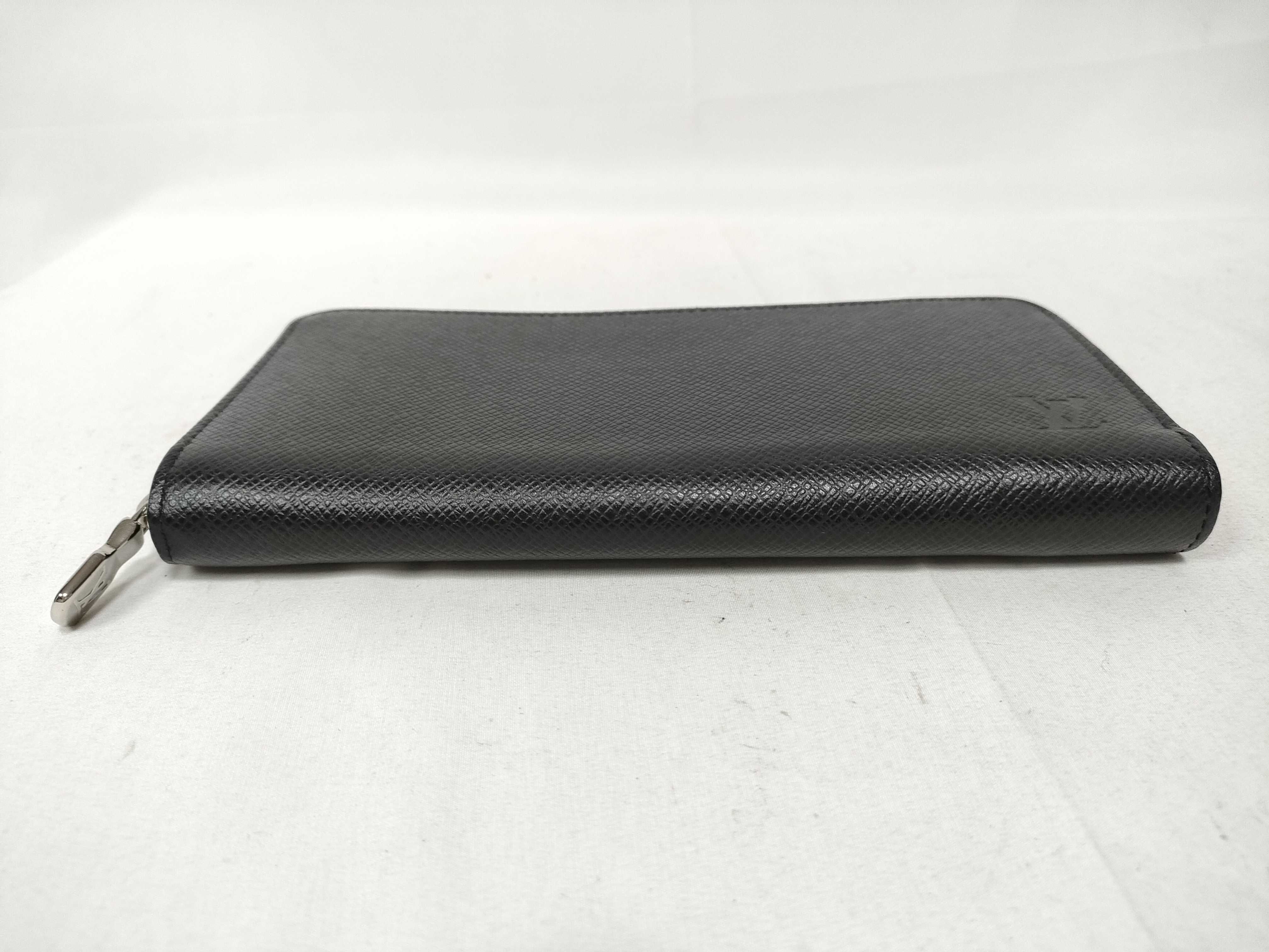 Taiga Leather Long Wallet (Black) — view 5