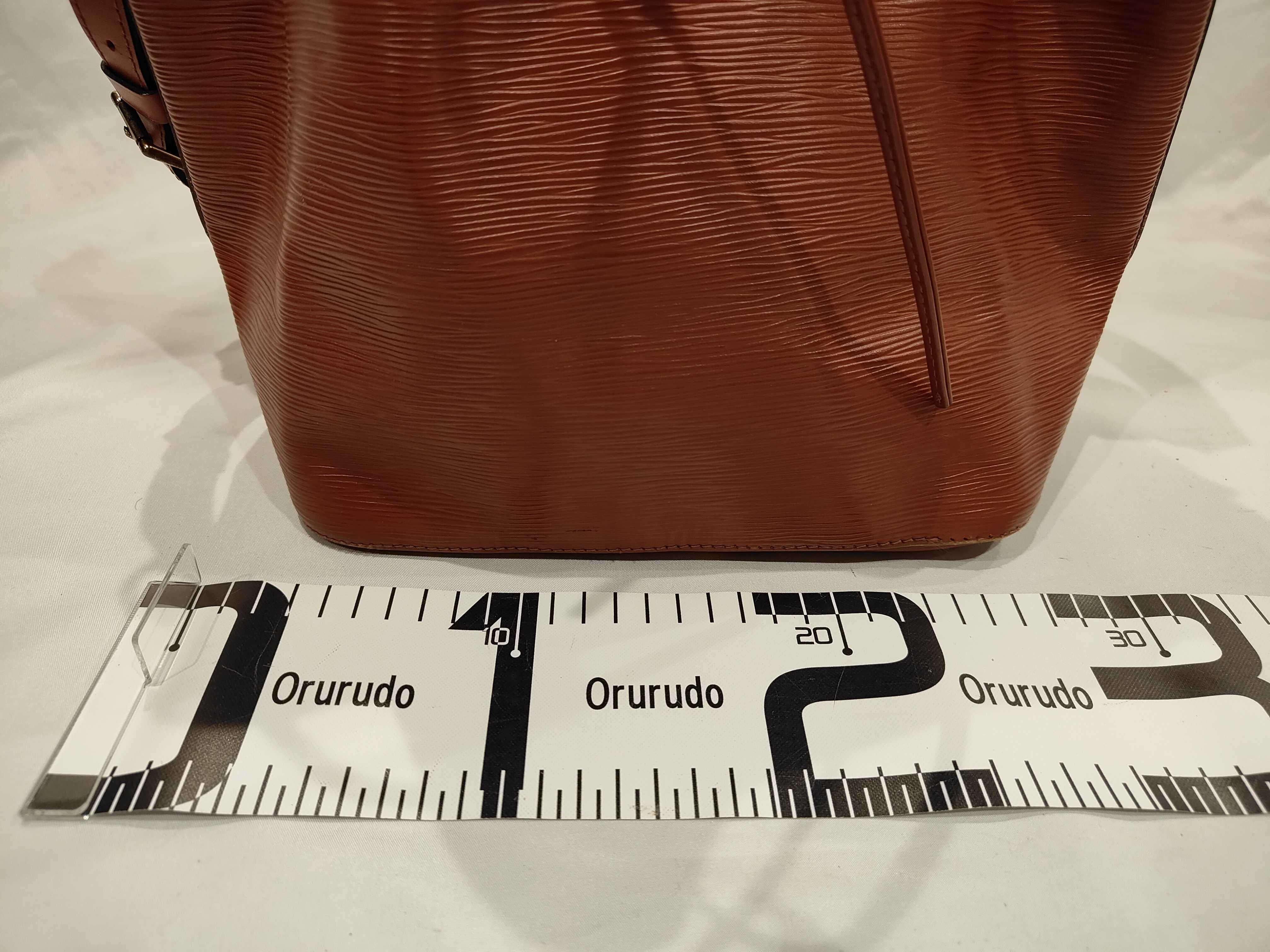 Epi Petit Noé Shoulder Bag — view 2