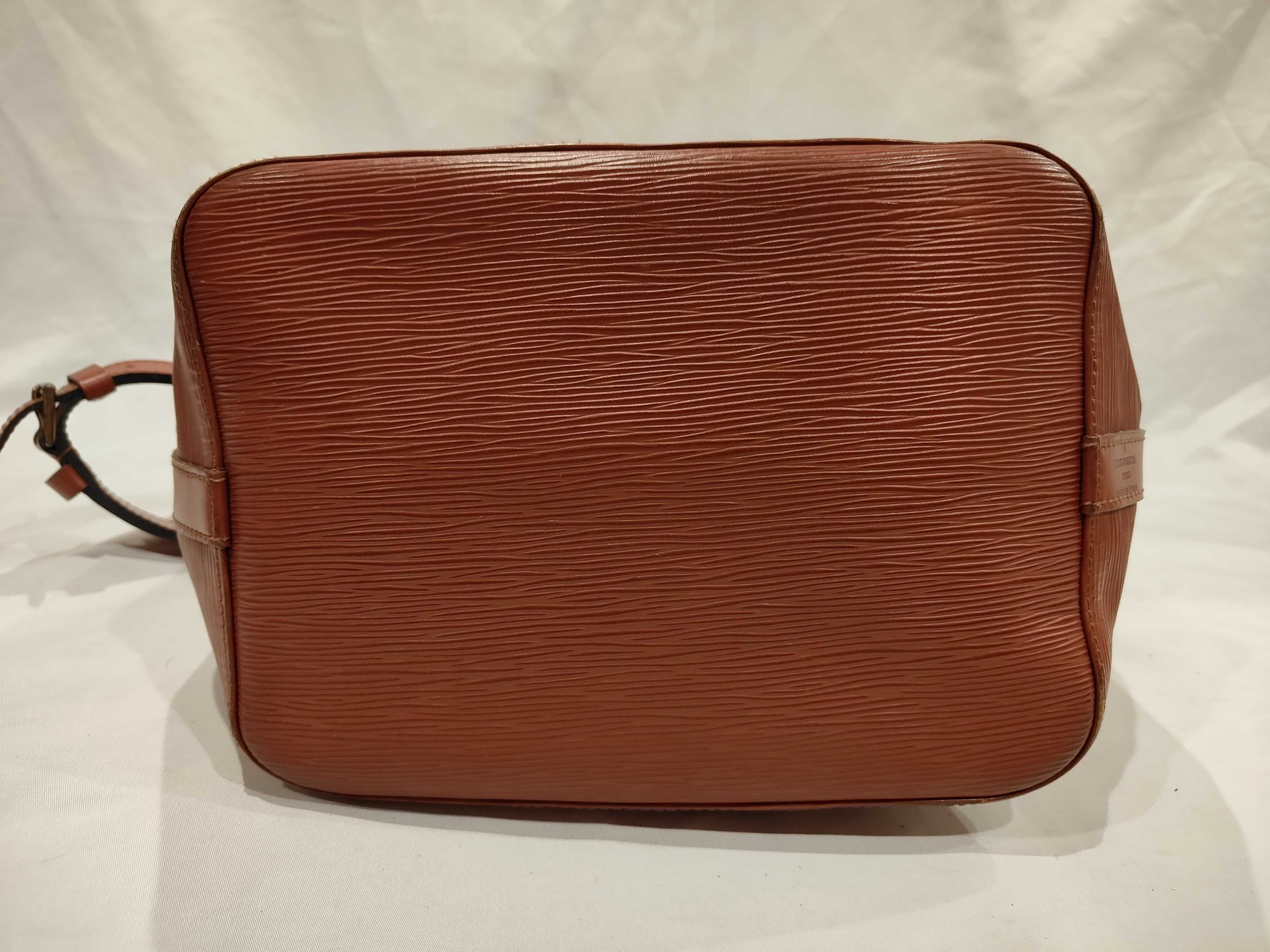 Epi Petit Noé Shoulder Bag — view 3