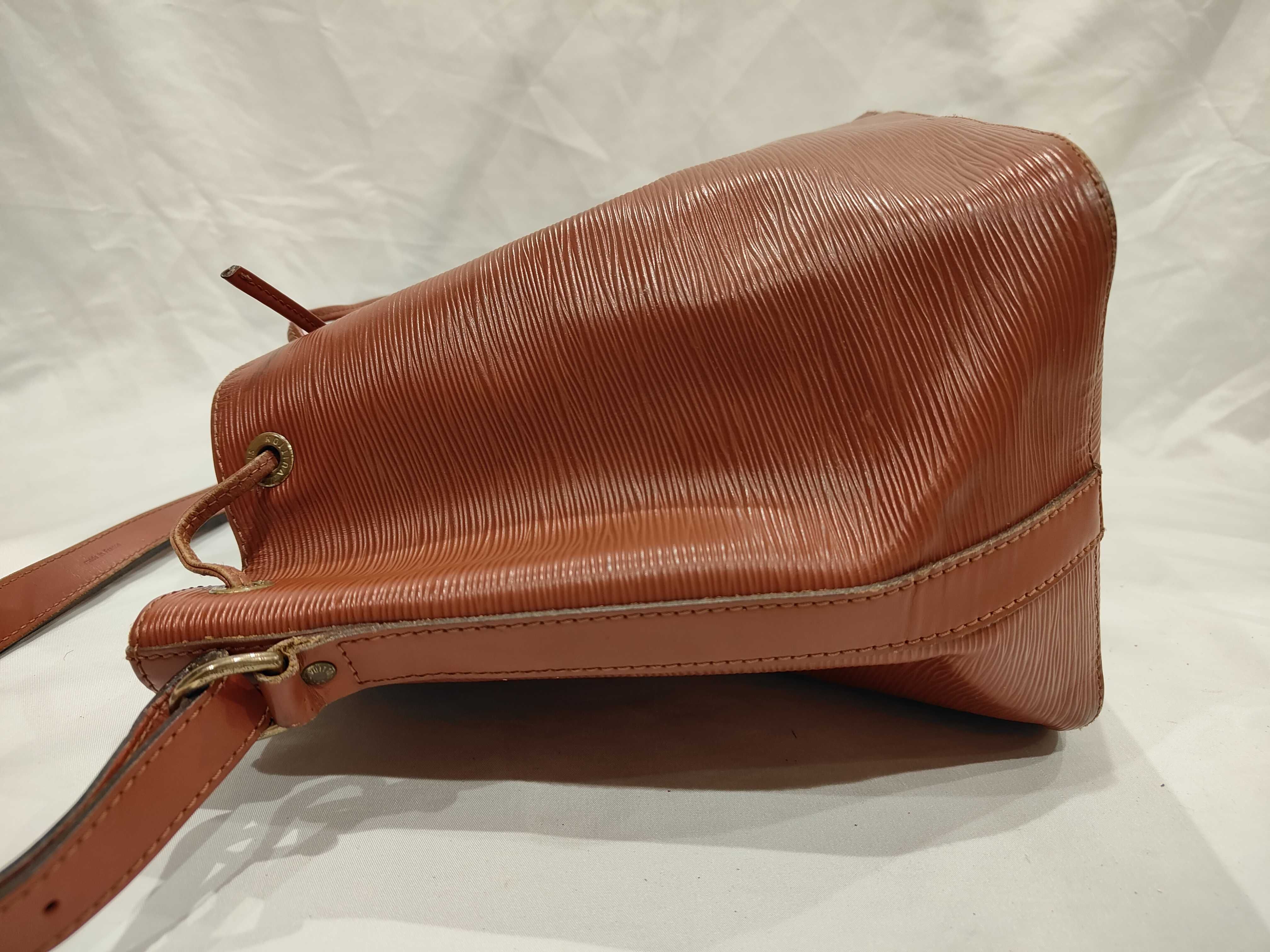Epi Petit Noé Shoulder Bag — view 5