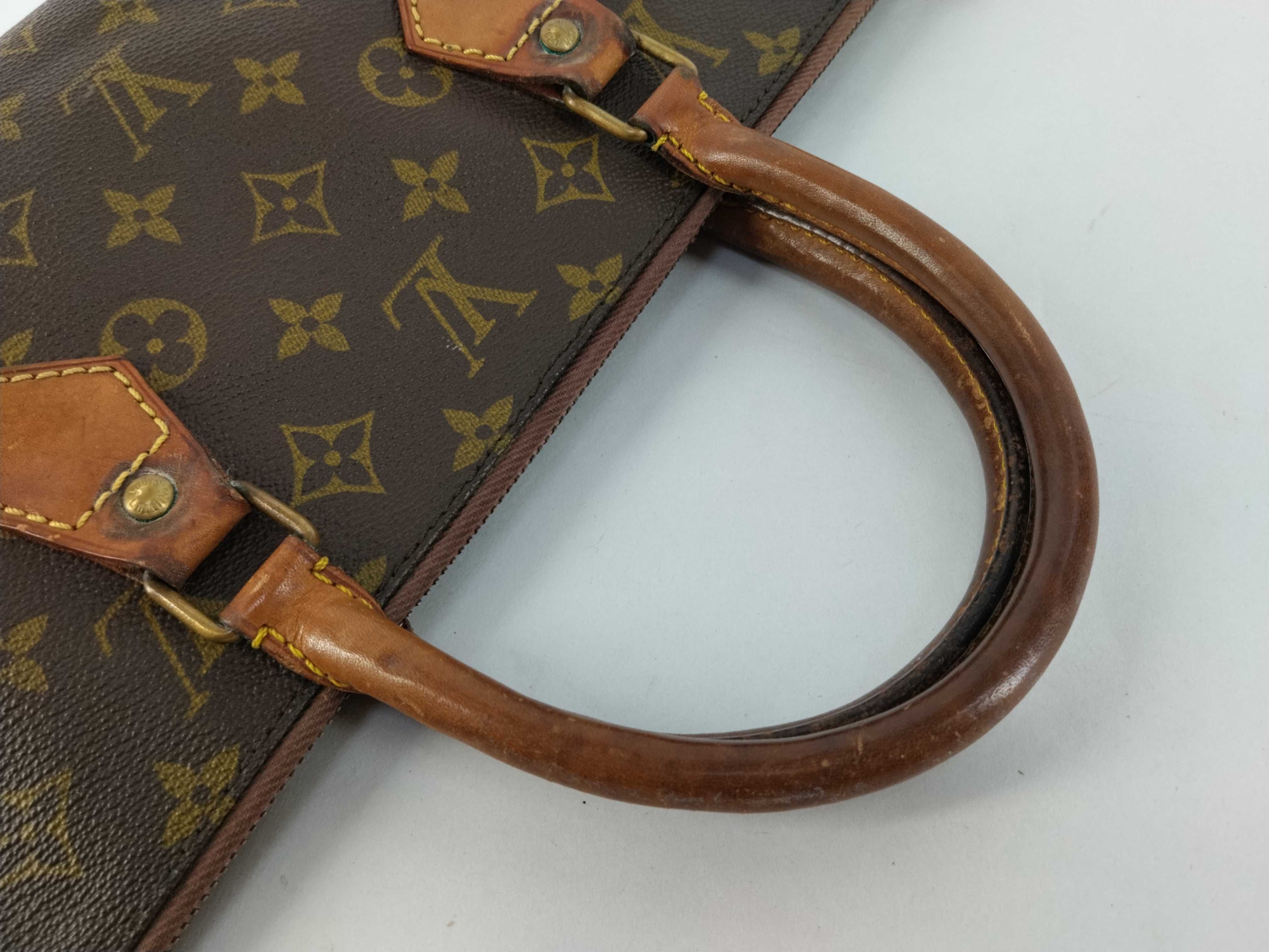 Monogram LV Sac Triangle M51360 Handbag — view 3
