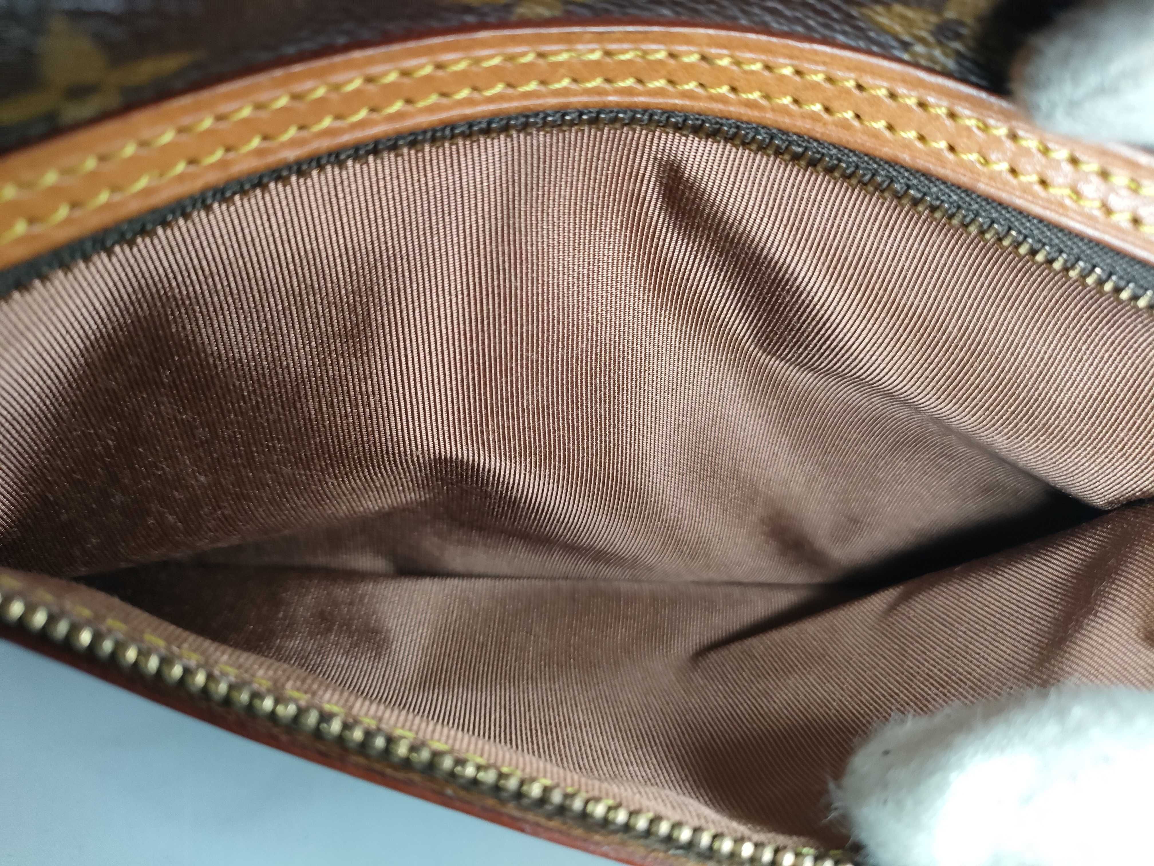 Monogram Louis Vuitton Handbag Clutch Bag — view 13