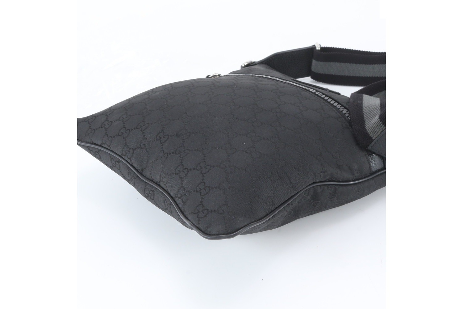 GG Nylon 449184 Leather Shoulder Bag — view 4