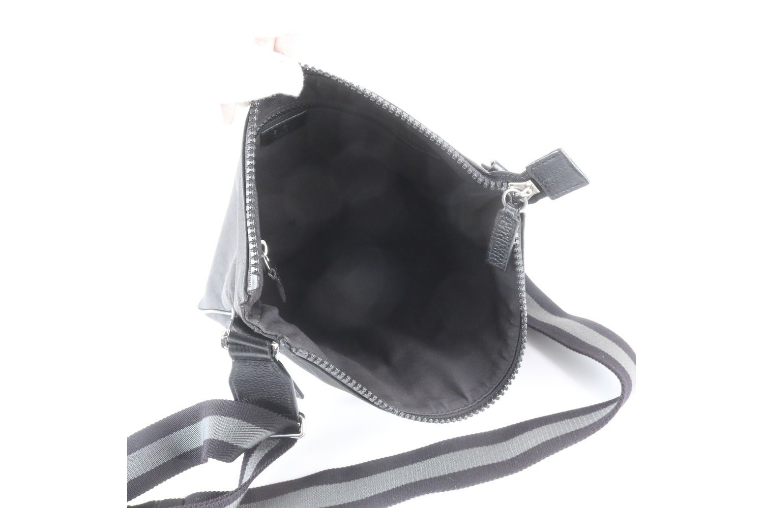 GG Nylon 449184 Leather Shoulder Bag — view 7