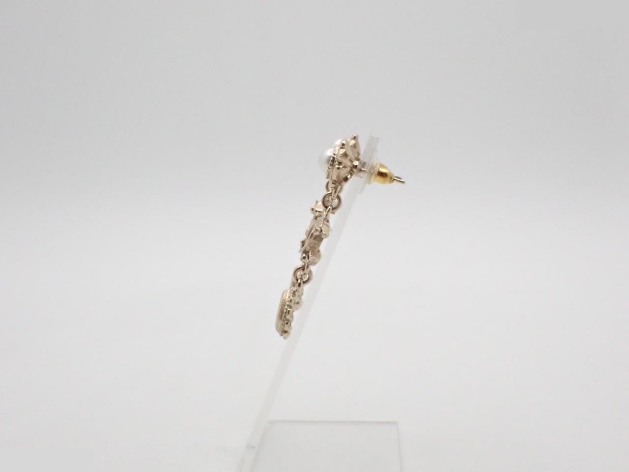 earrings, C22K gold, Coco Mark, stone, flower design, 4.3cm in height. — view 3