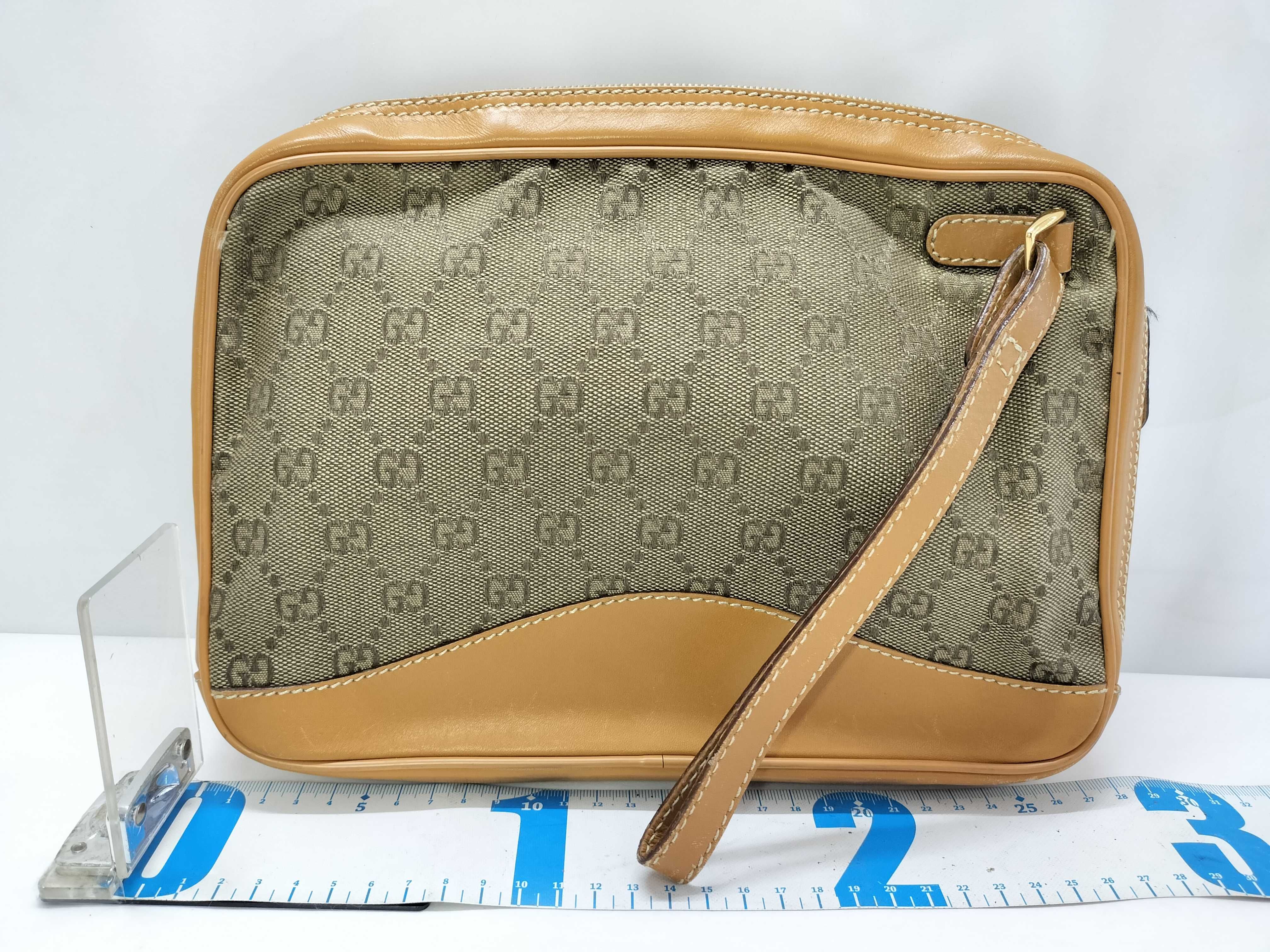 GG Canvas Gucci Clutch Second Bag — view 2