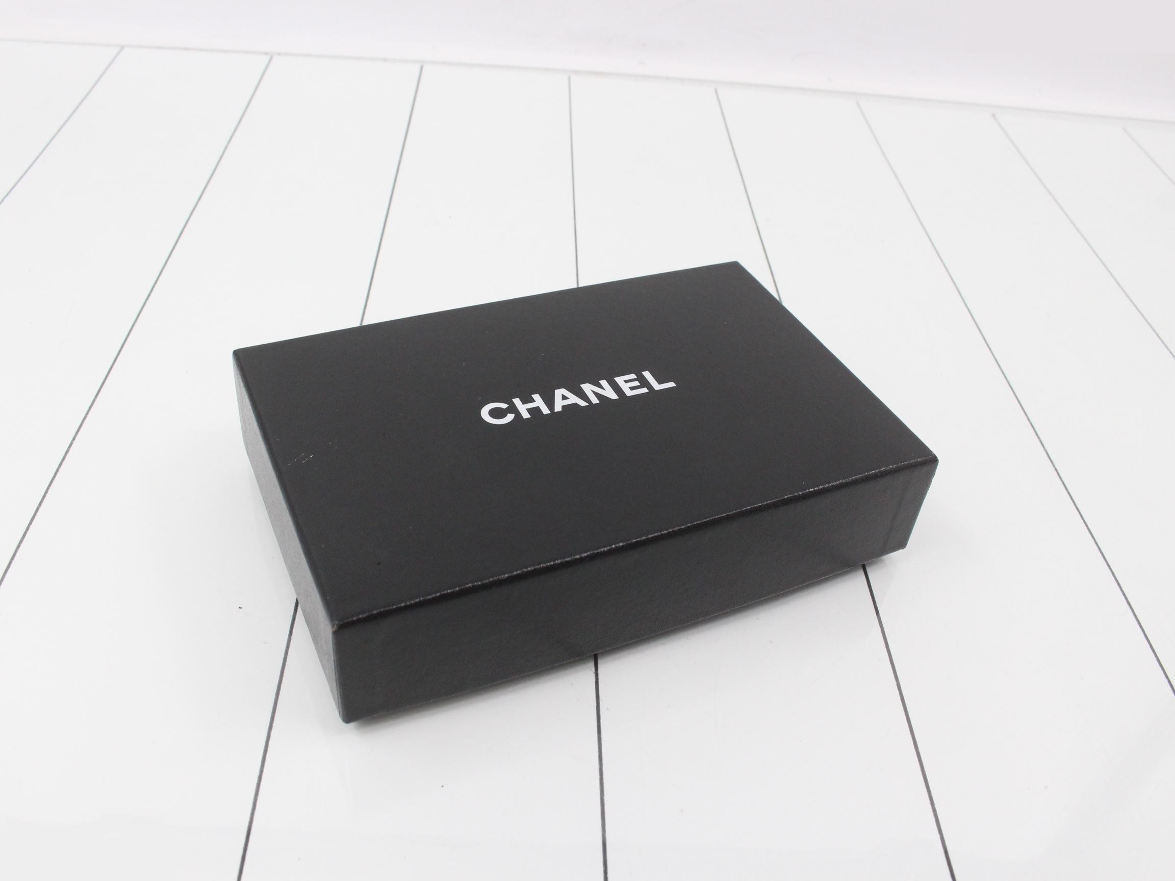 Caviar leather long wallet, black — view 5