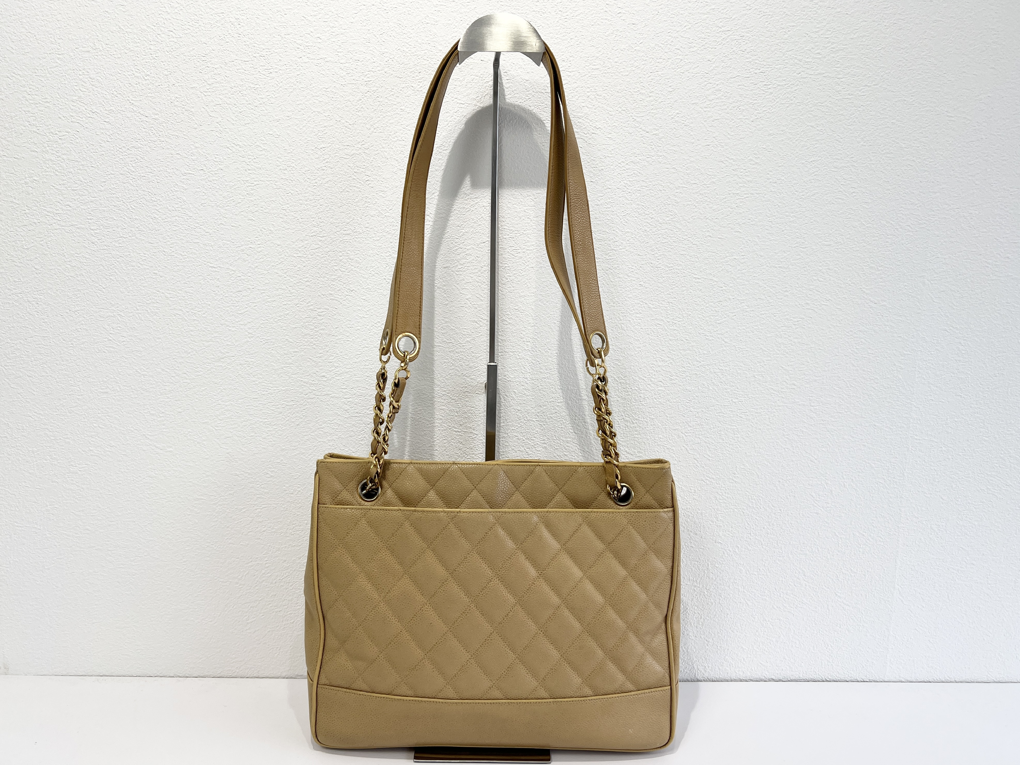 Matelassé Coco Mark Coco Ball Caviar Skin Leather Chain Tote Bag Shoulder Bag (Series 2) — view 2