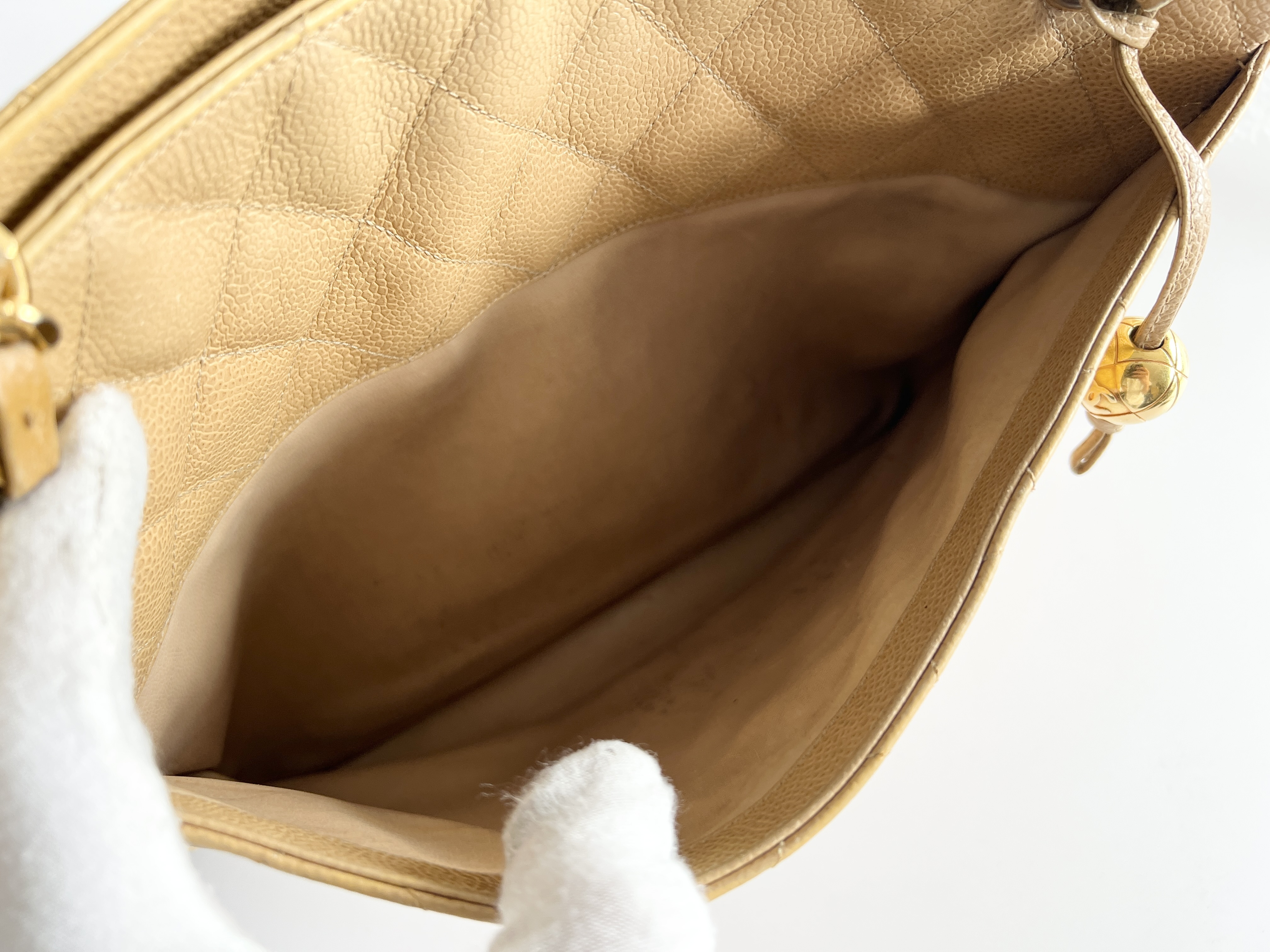 Matelassé Coco Mark Coco Ball Caviar Skin Leather Chain Tote Bag Shoulder Bag (Series 2) — view 11