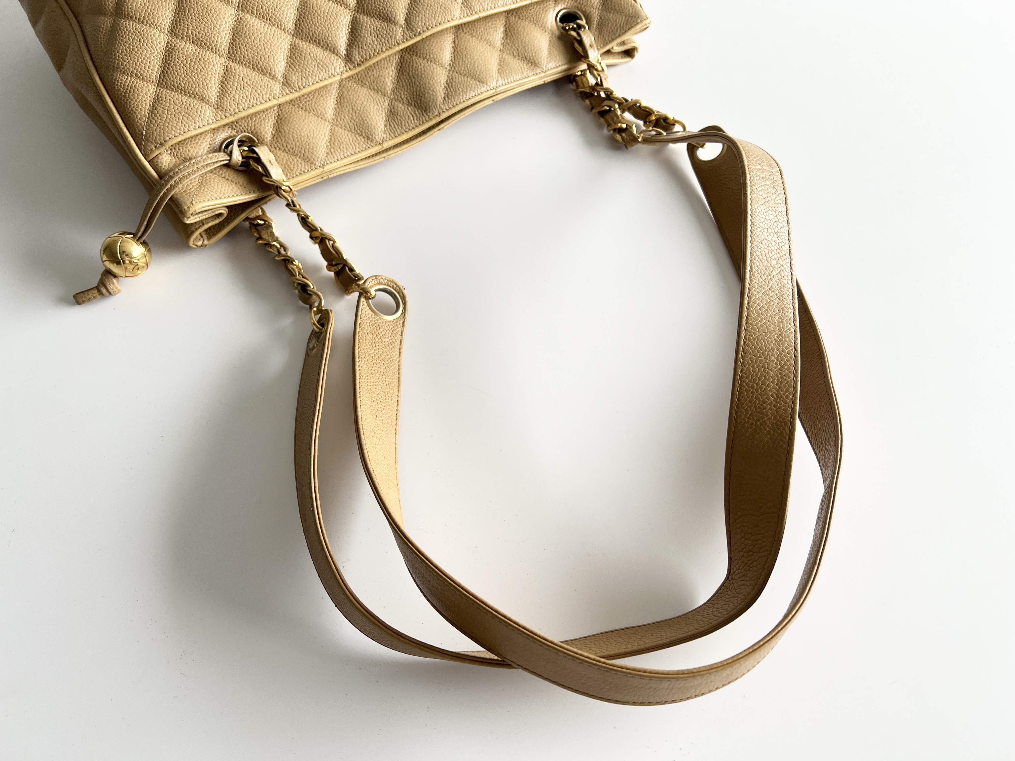 Matelassé Coco Mark Coco Ball Caviar Skin Leather Chain Tote Bag Shoulder Bag (Series 2) — view 3
