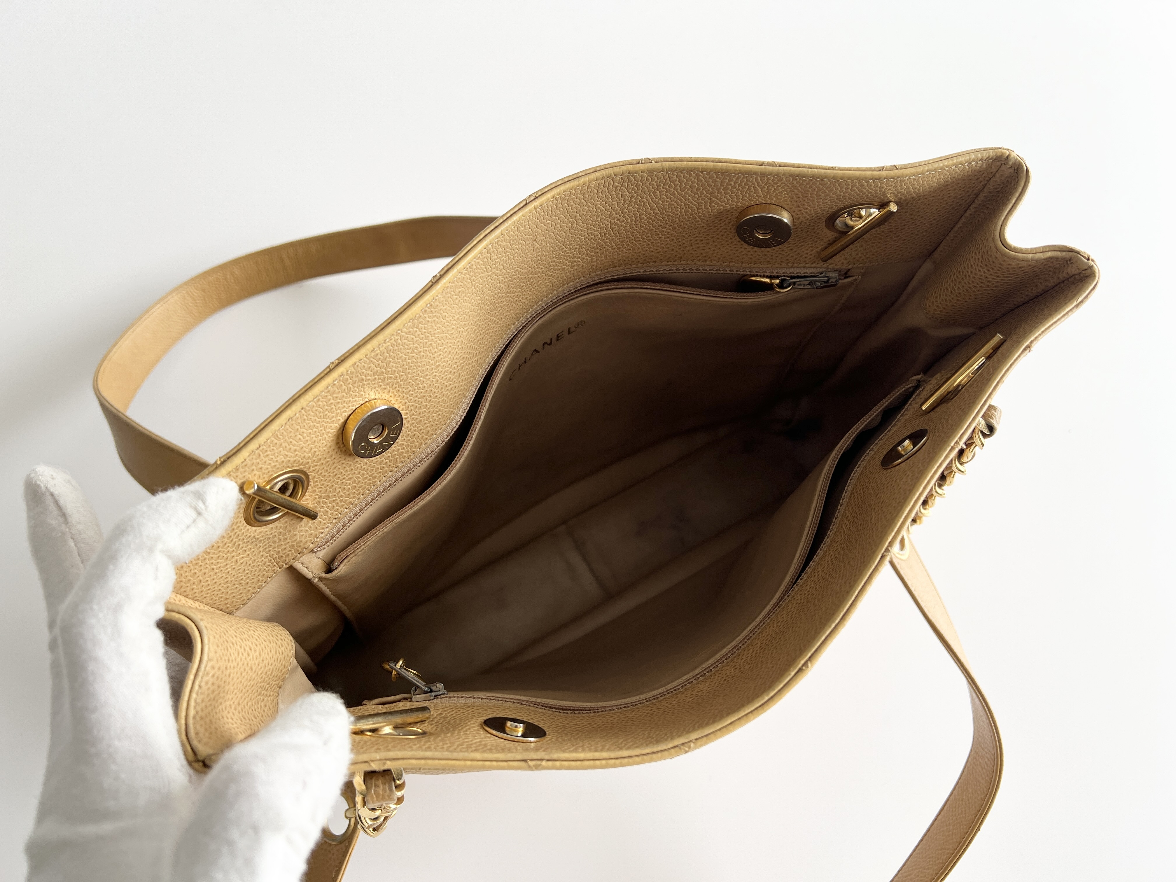 Matelassé Coco Mark Coco Ball Caviar Skin Leather Chain Tote Bag Shoulder Bag (Series 2) — view 4
