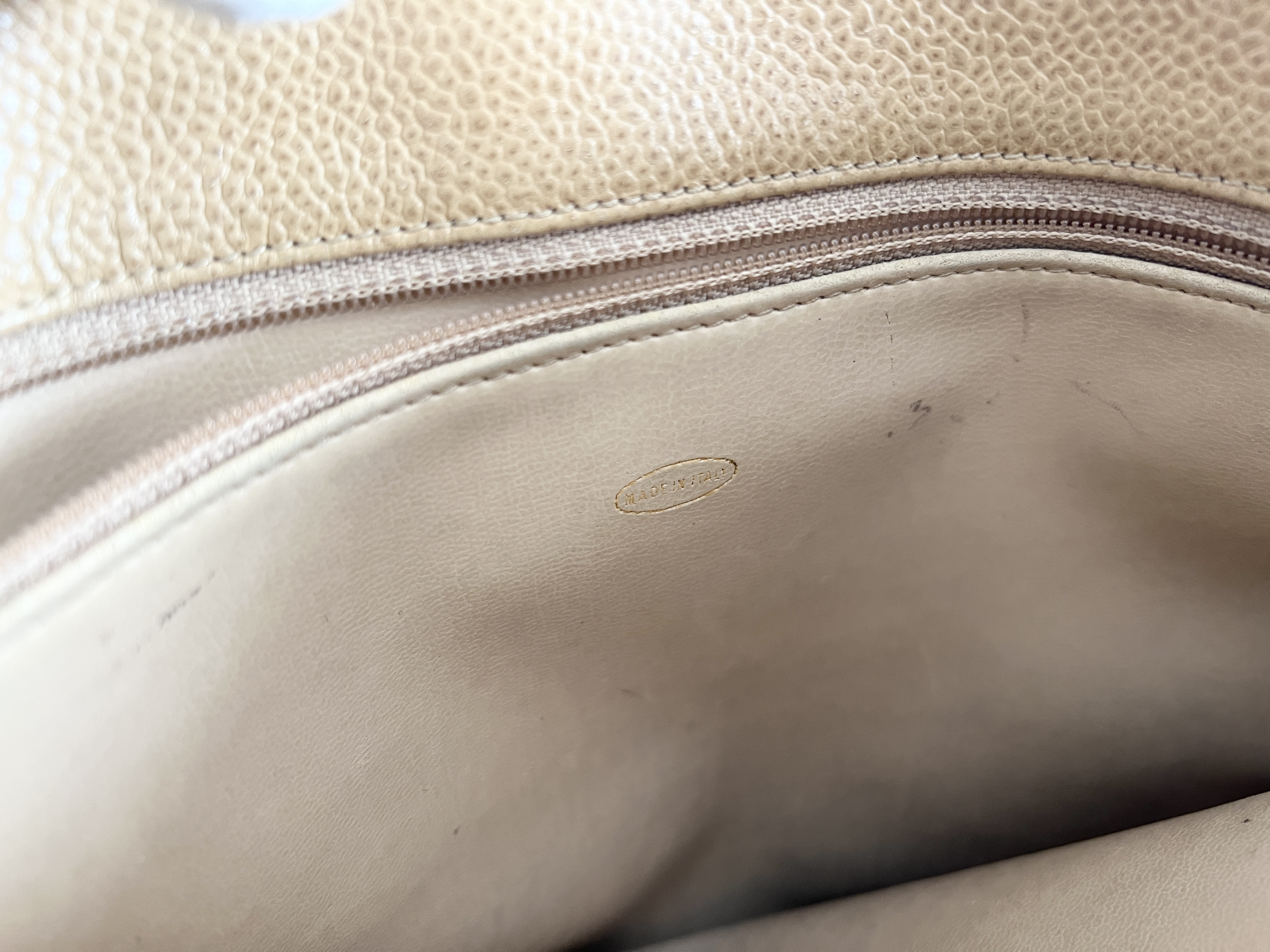 Matelassé Coco Mark Coco Ball Caviar Skin Leather Chain Tote Bag Shoulder Bag (Series 2) — view 8