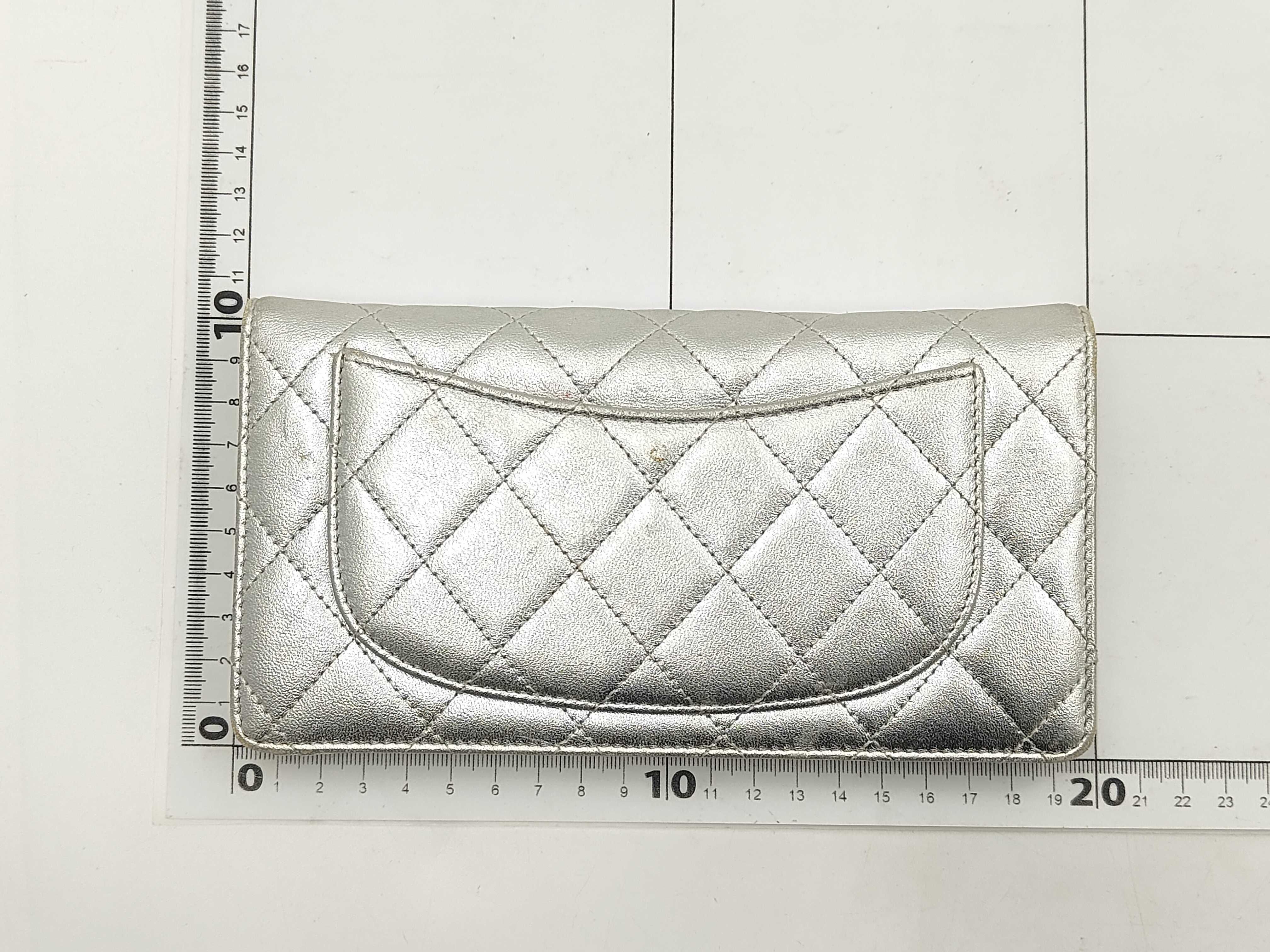 wallet — view 2