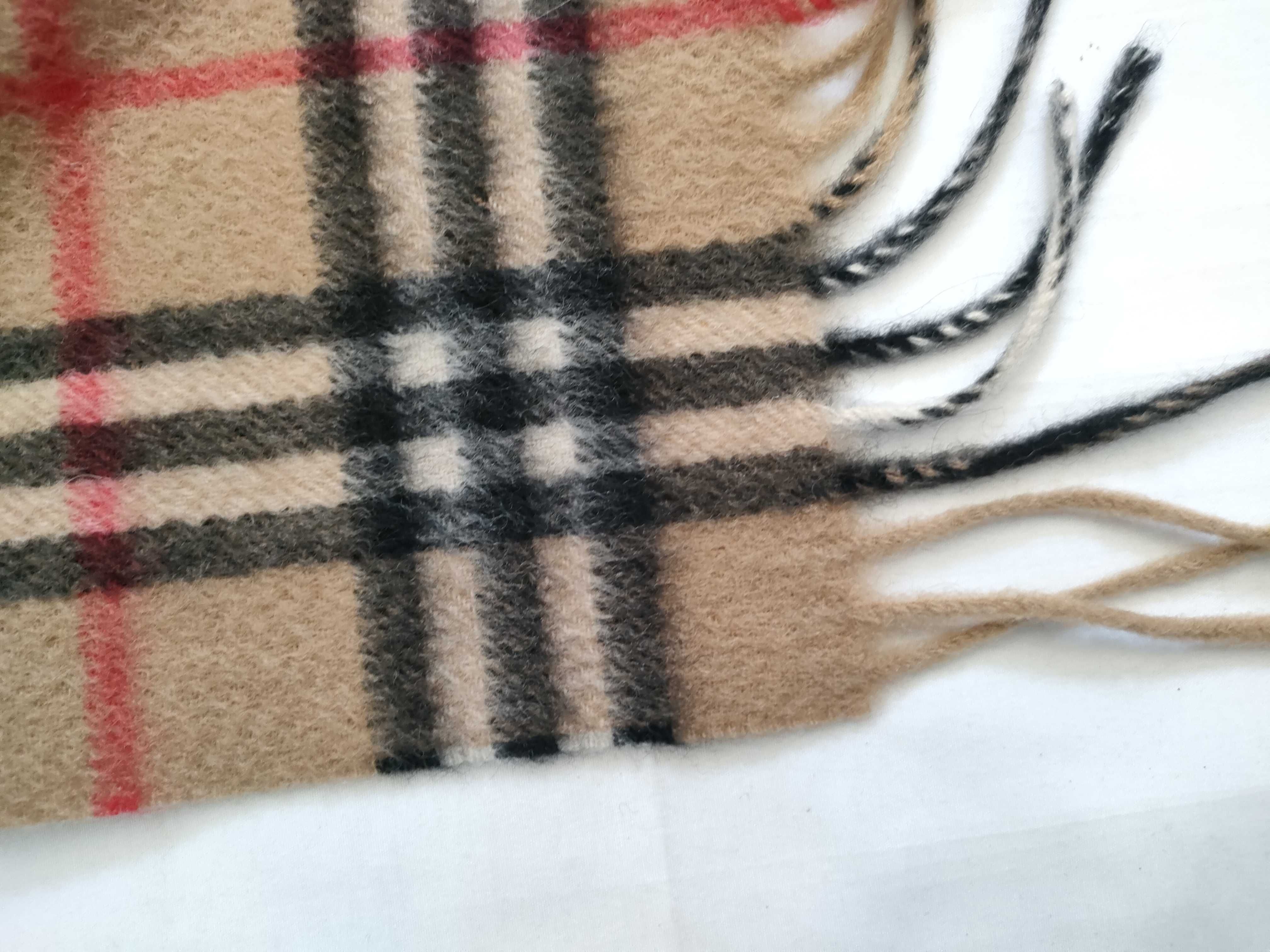 100% Cashmere Scarf, Nova Check Pattern, and other accessories. — view 5