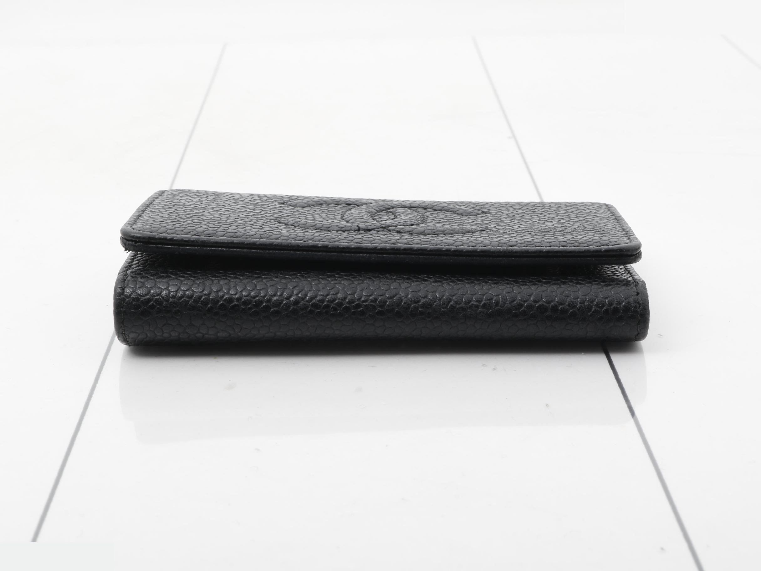Caviar skin (bag) and key case — view 3