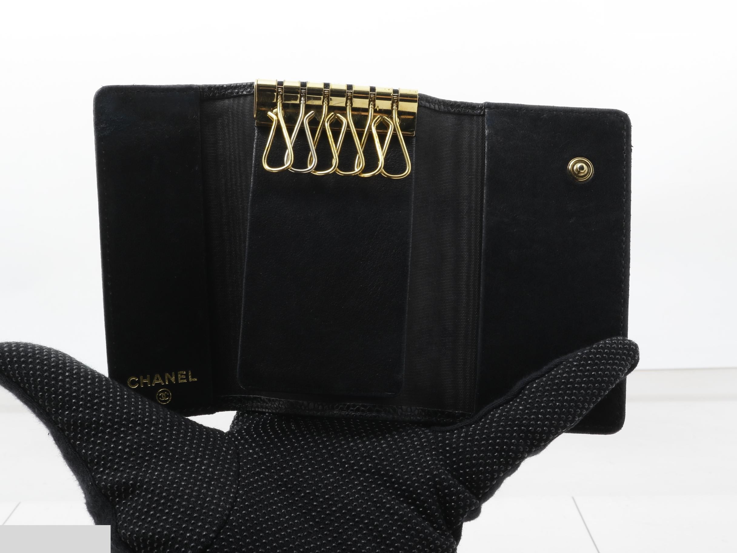 Caviar skin (bag) and key case — view 4