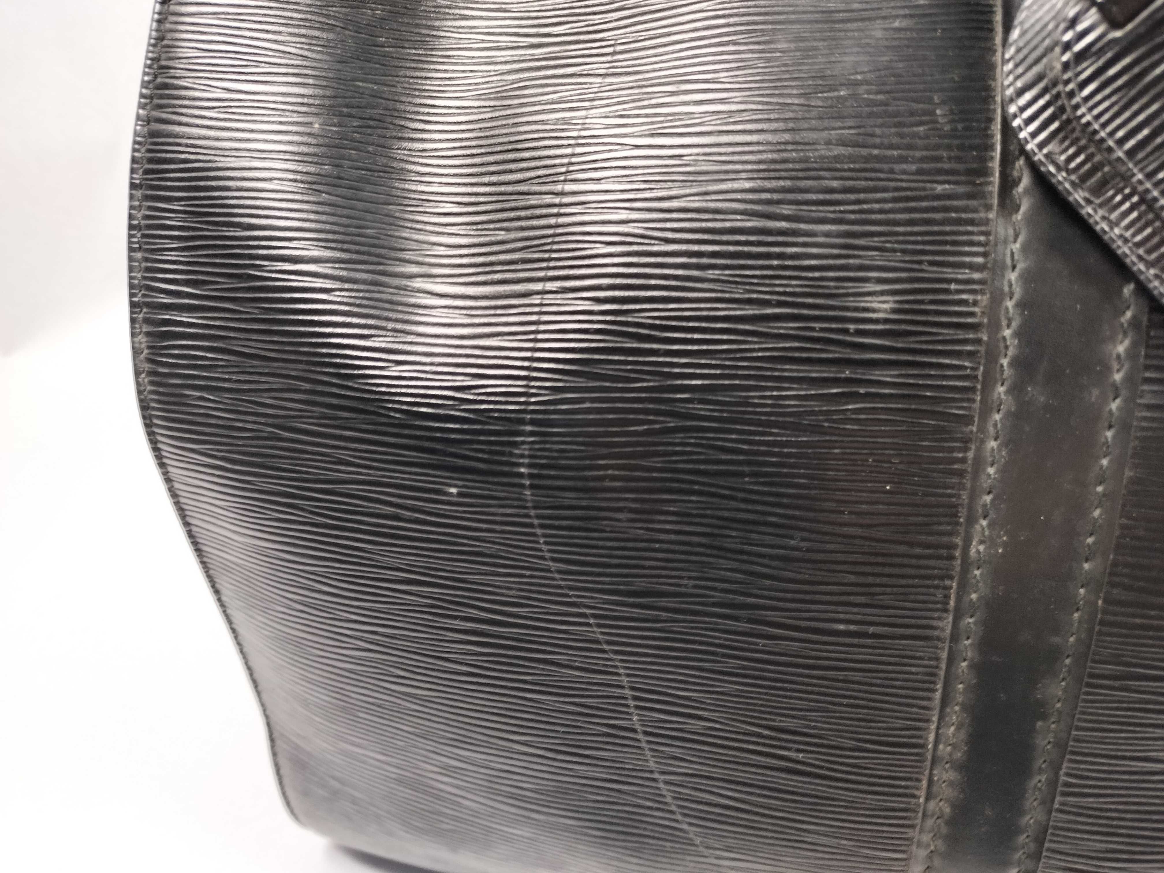 Epi Bag, Louis Vuitton Epi Keepall 45, Epi Noir Boston Bag, Keyless Boston Bag — view 10