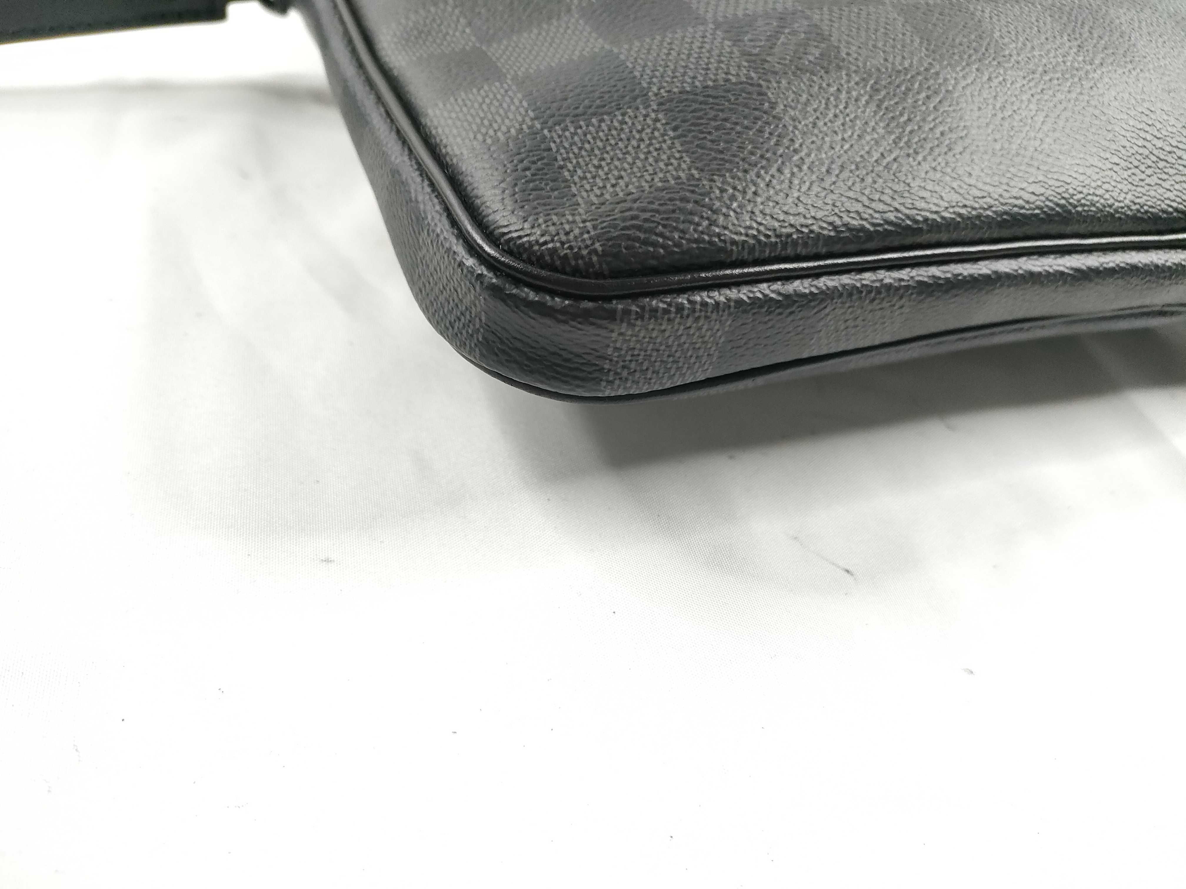 Damier Graphite Louis Vuitton LV Damier Graphite Utility Supple Clutch Bag N60324 Clutch Bag — view 3