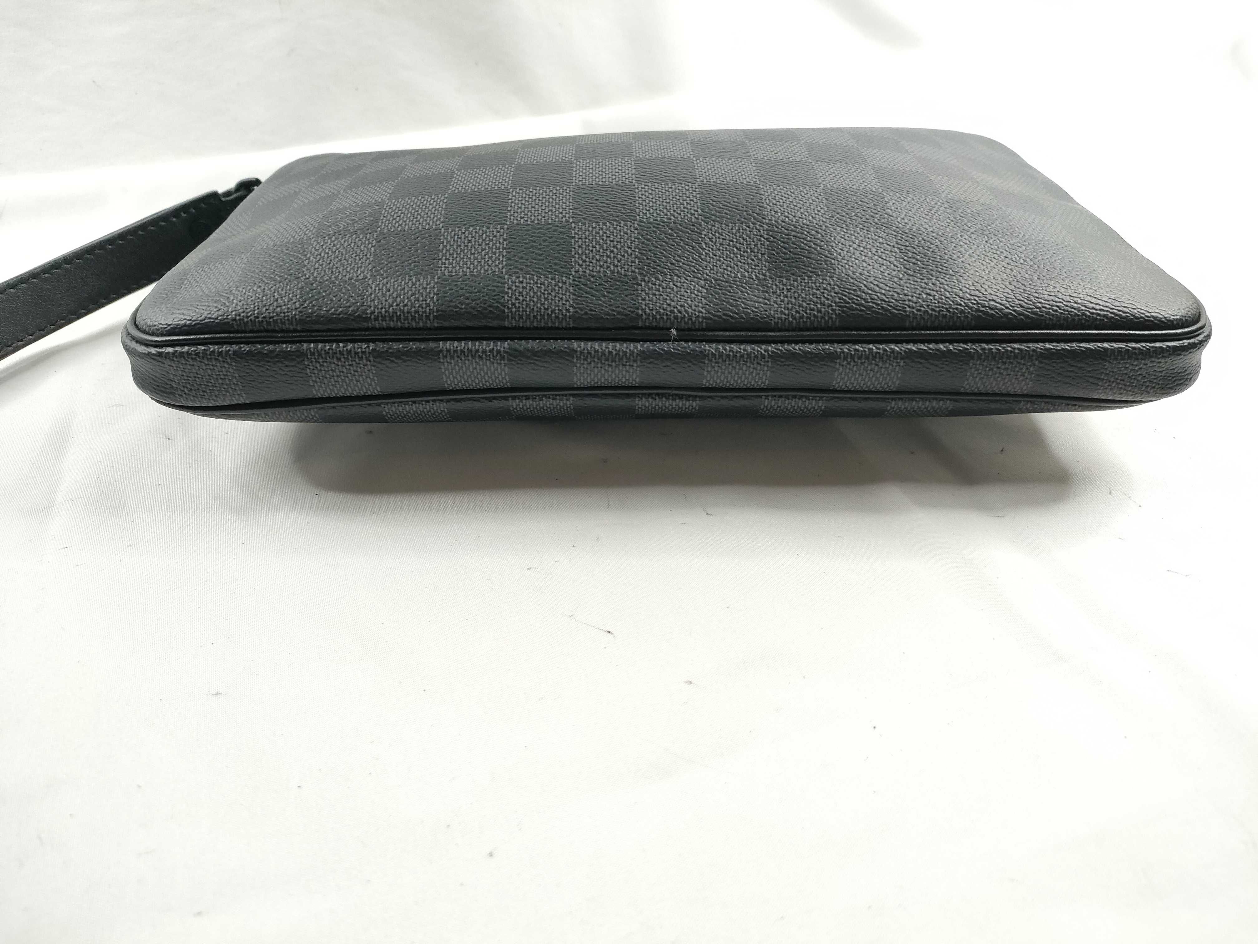 Damier Graphite Louis Vuitton LV Damier Graphite Utility Supple Clutch Bag N60324 Clutch Bag — view 4