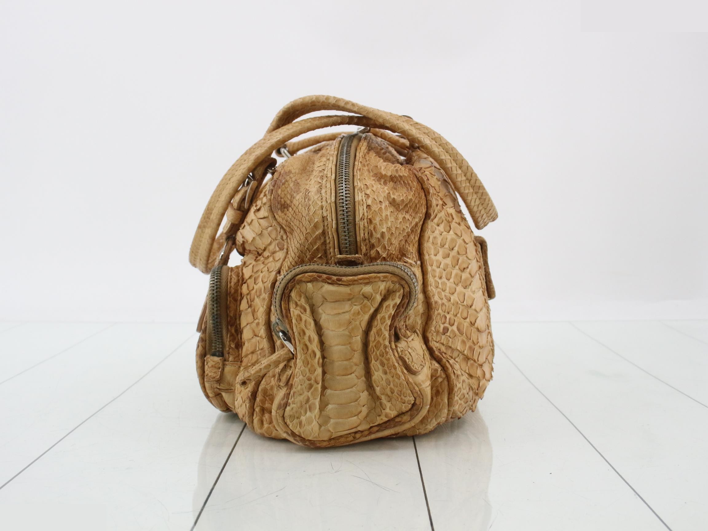 handbag — view 3