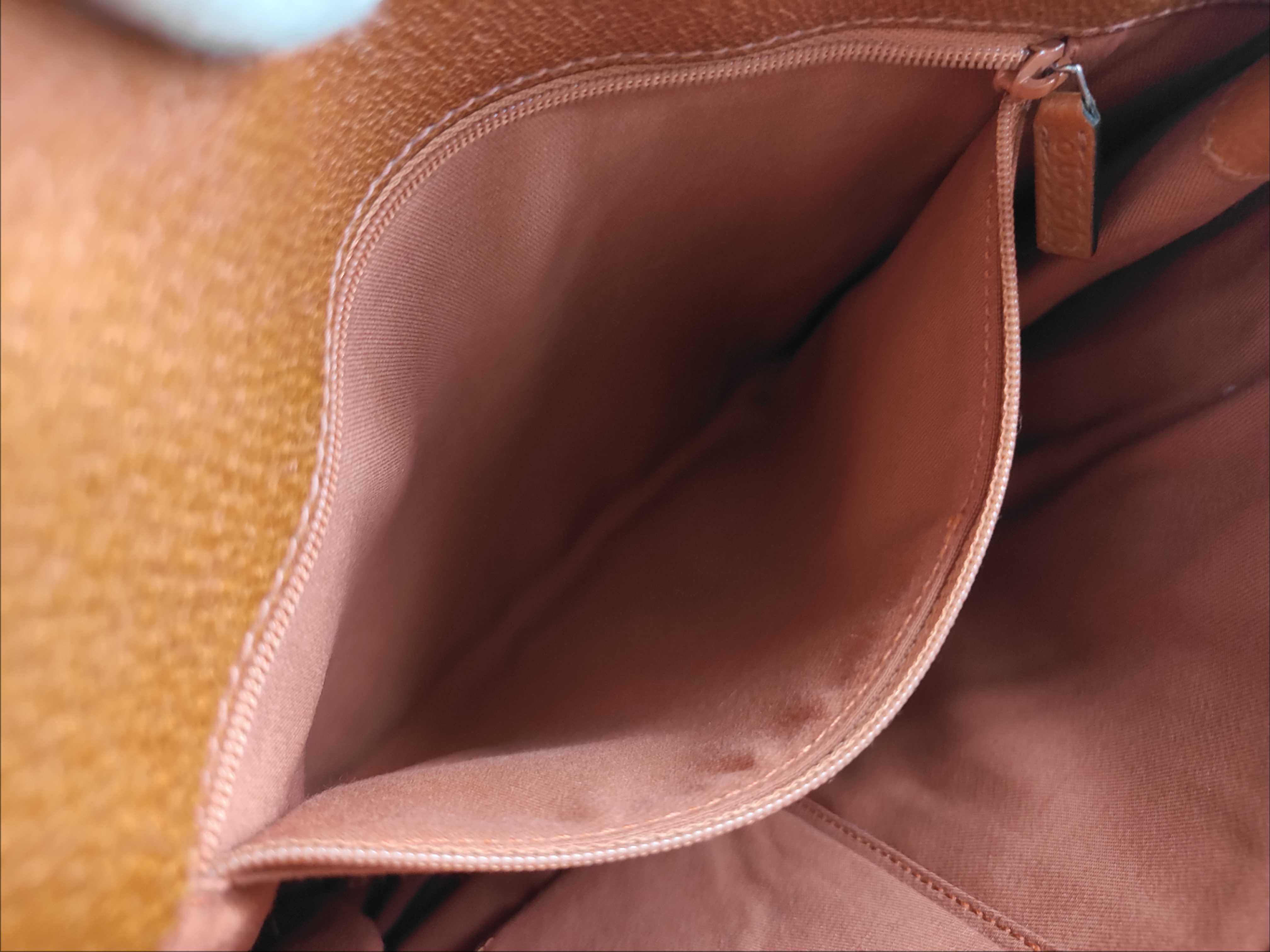 GG Canvas Shoulder Bag 128041 — view 11