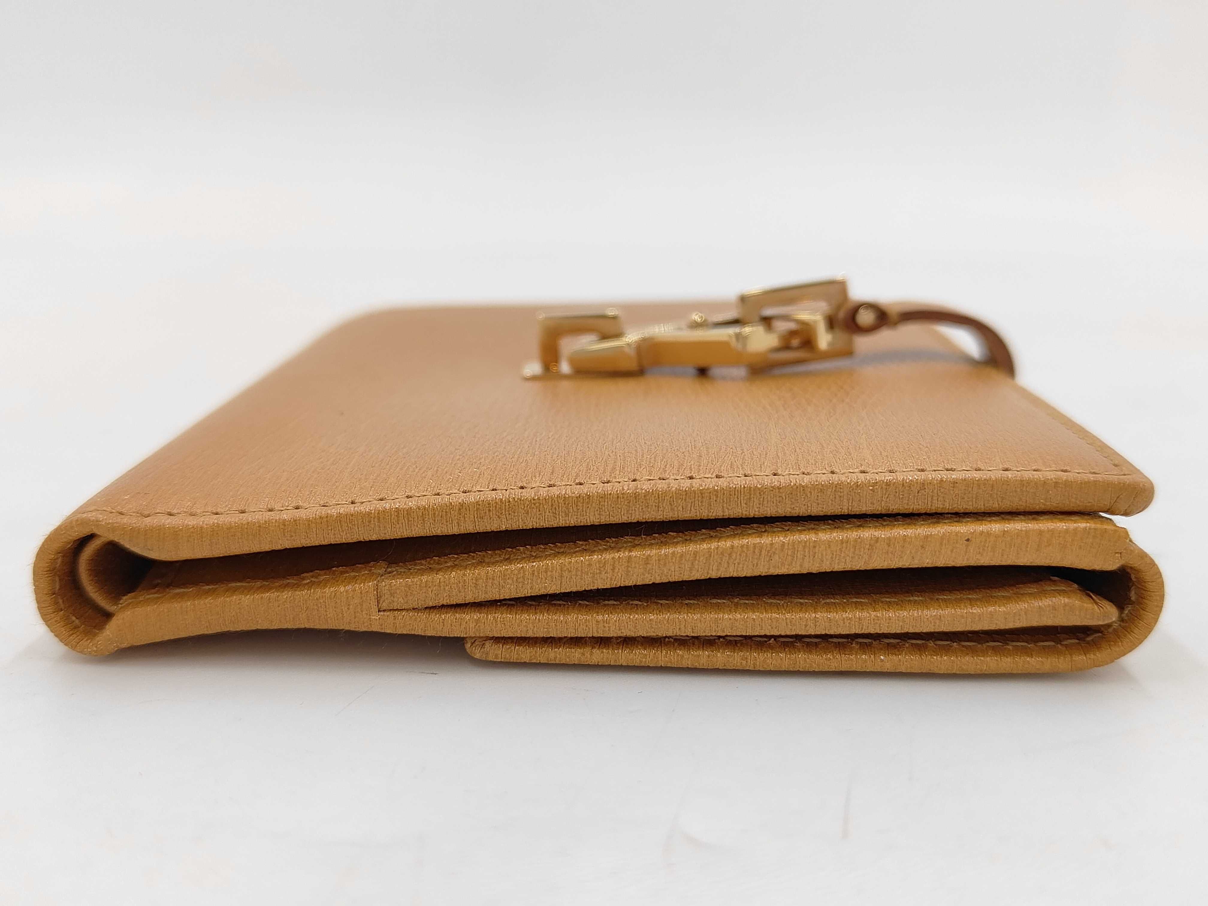 wallet — view 4