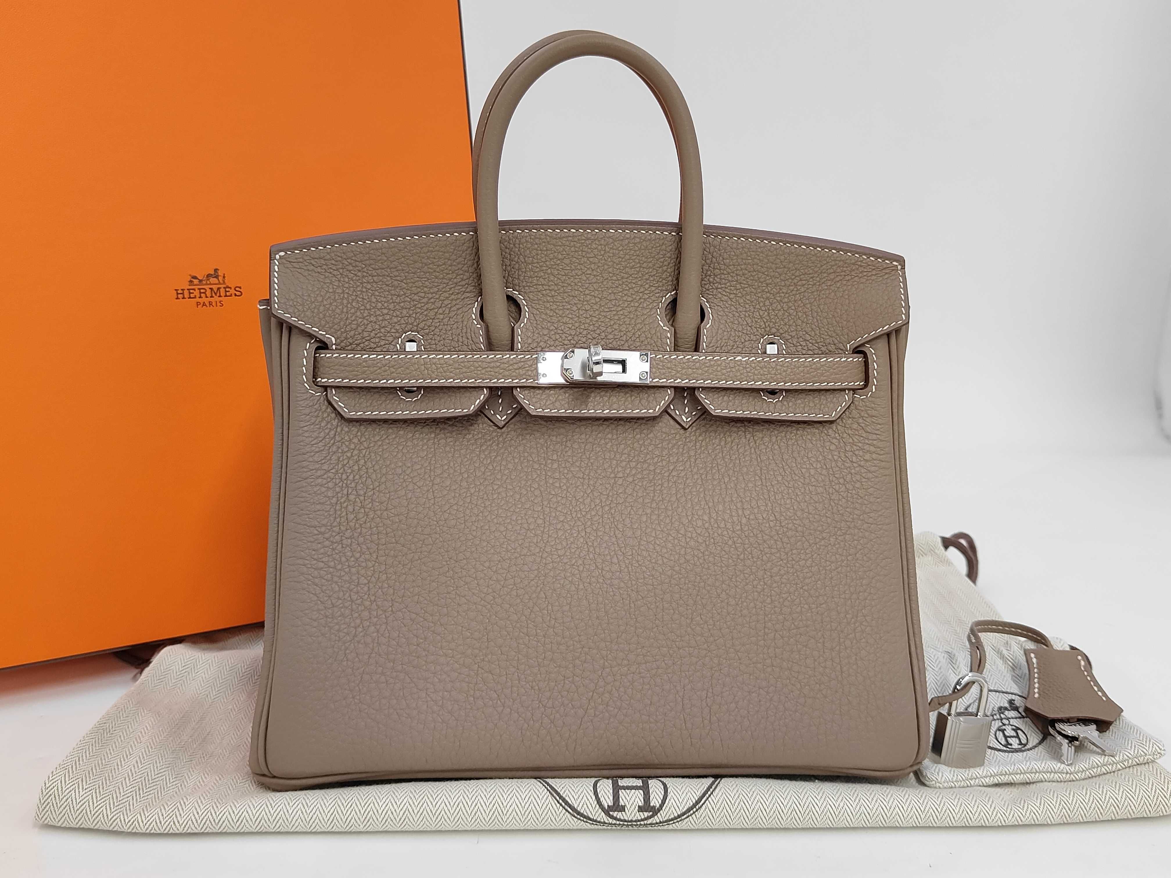 Birkin 25 Togo Etoupe Silver K Stamp Handbag