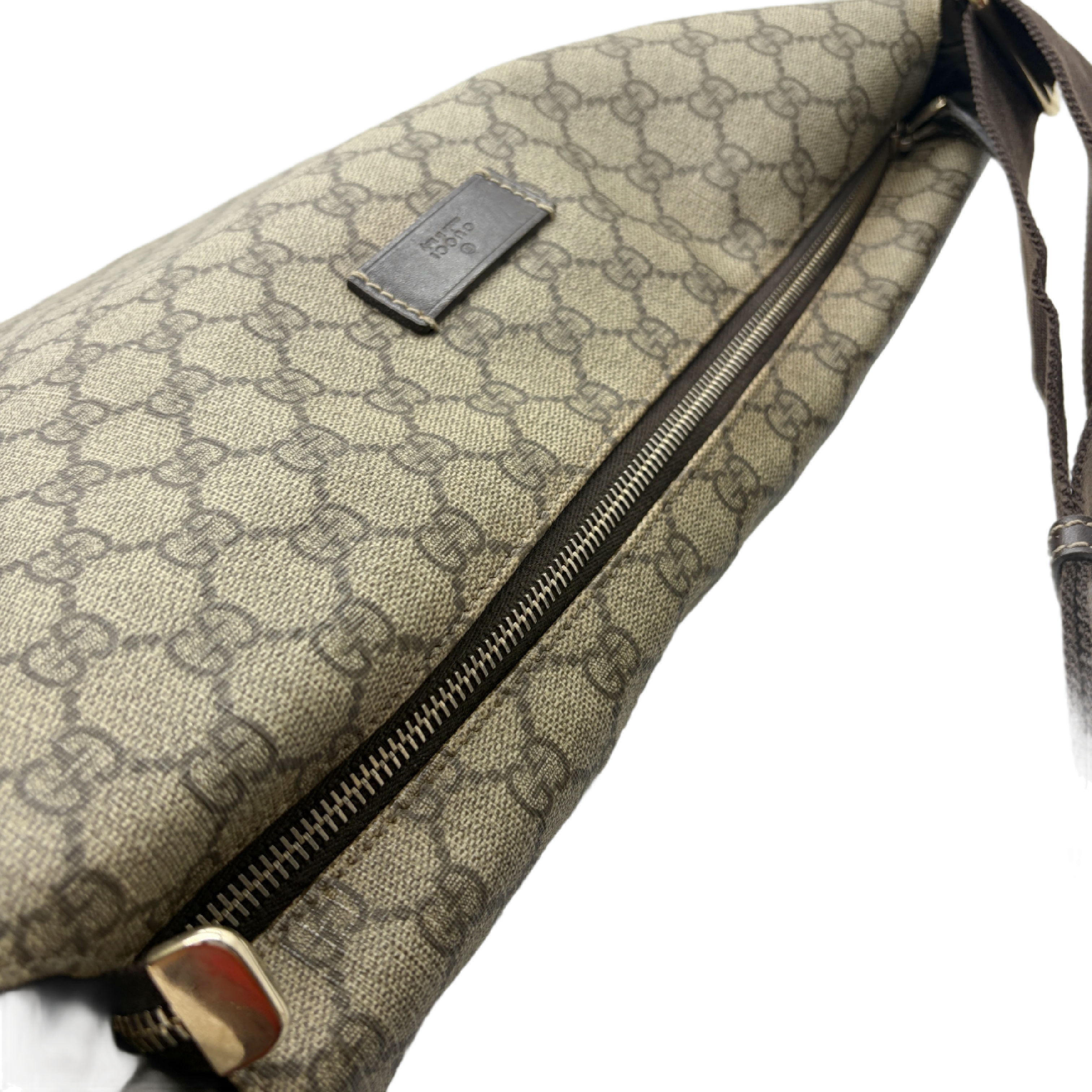 GG Supreme Shoulder Bag — view 9