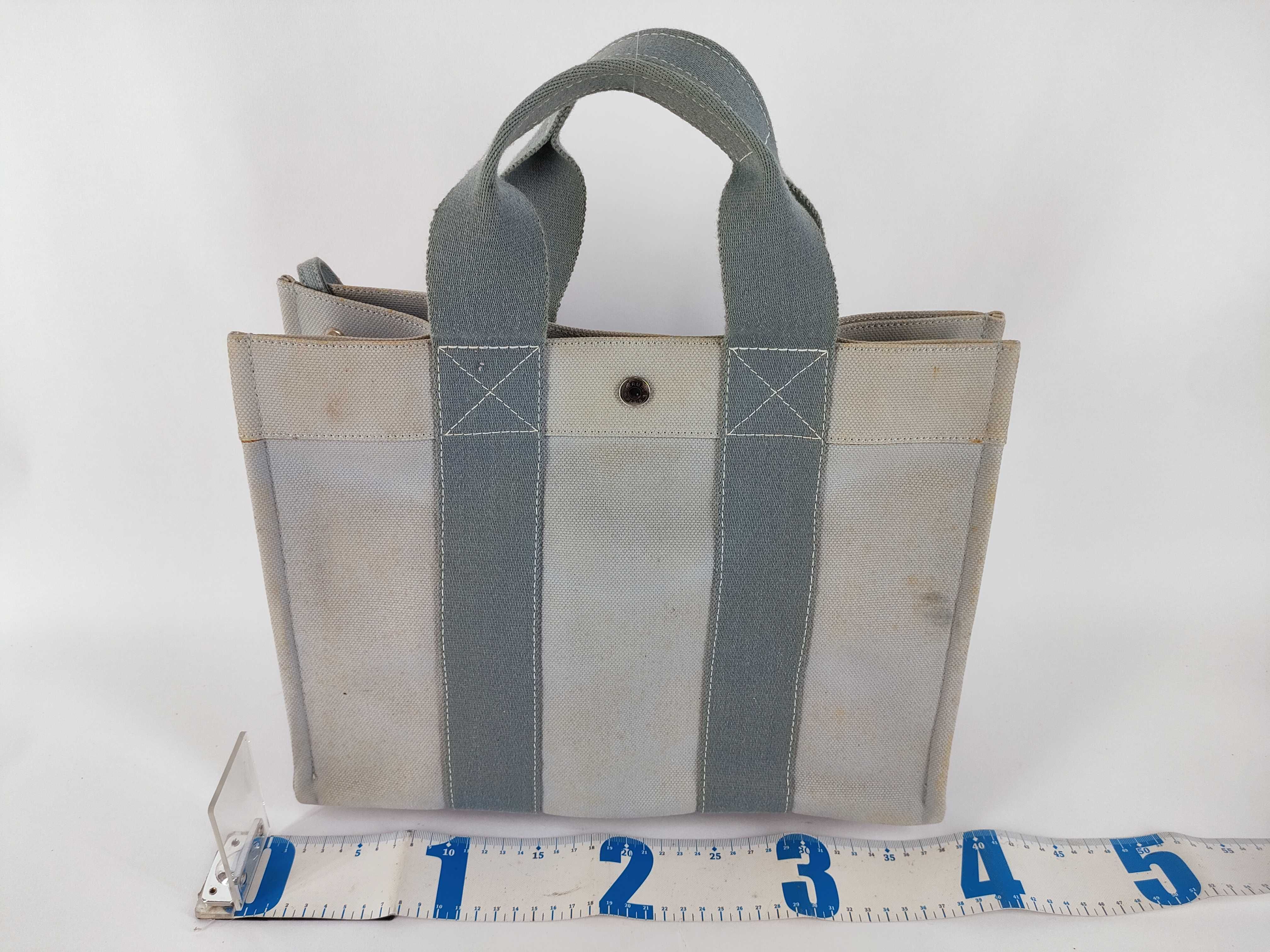 Coquillage PM Light Blue Pouch Tote Bag — view 2