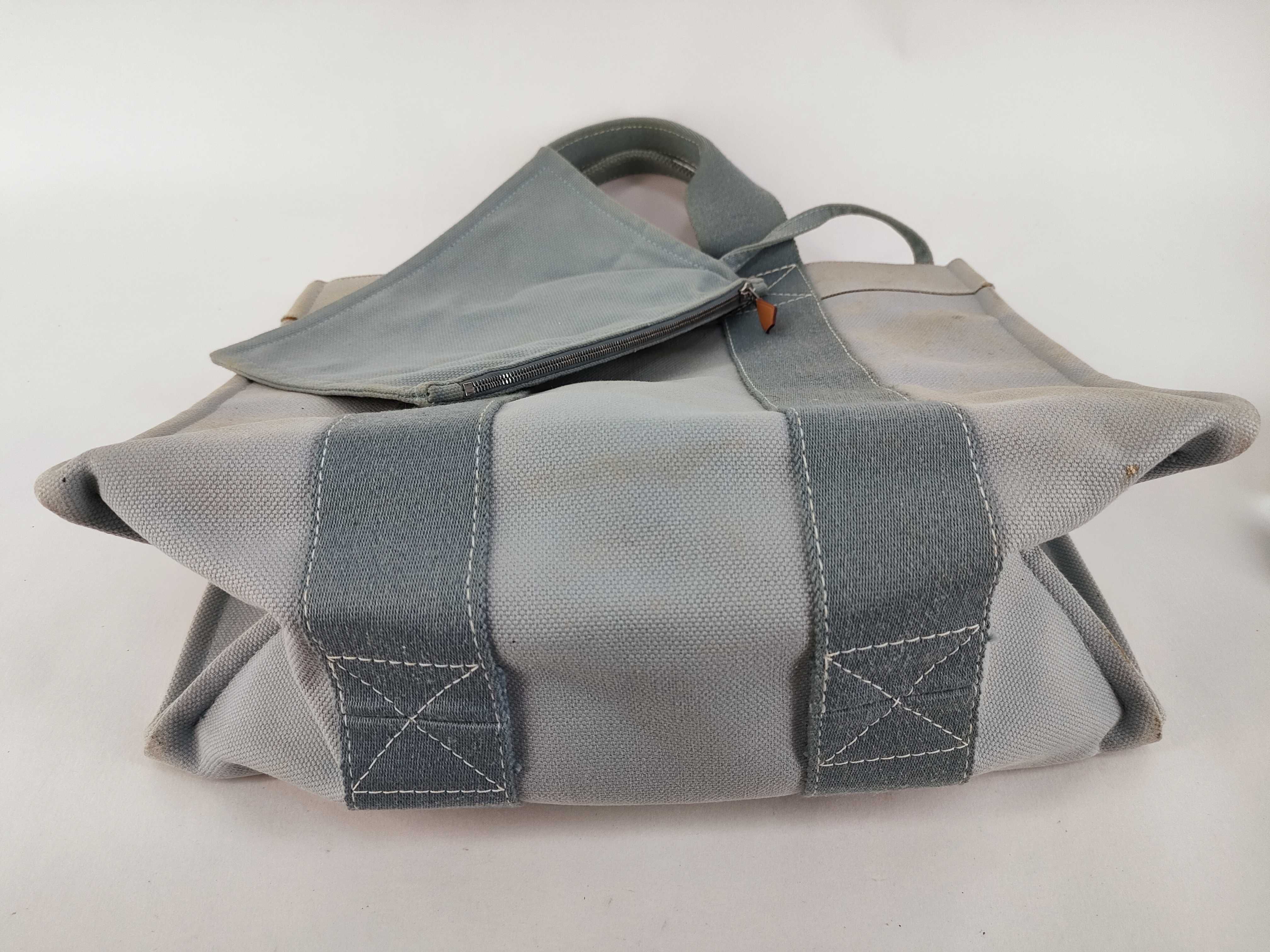 Coquillage PM Light Blue Pouch Tote Bag — view 7