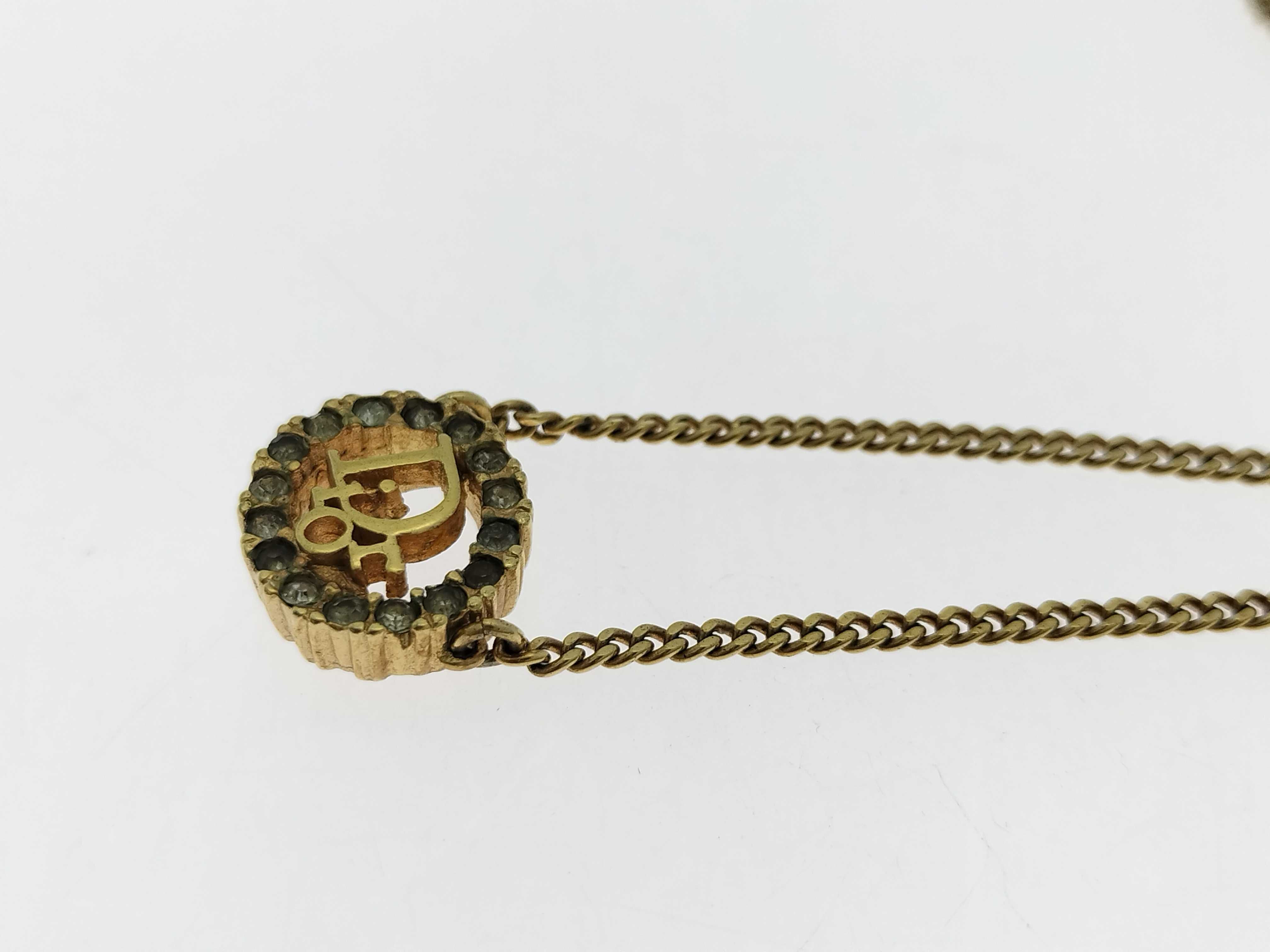 necklace — view 3