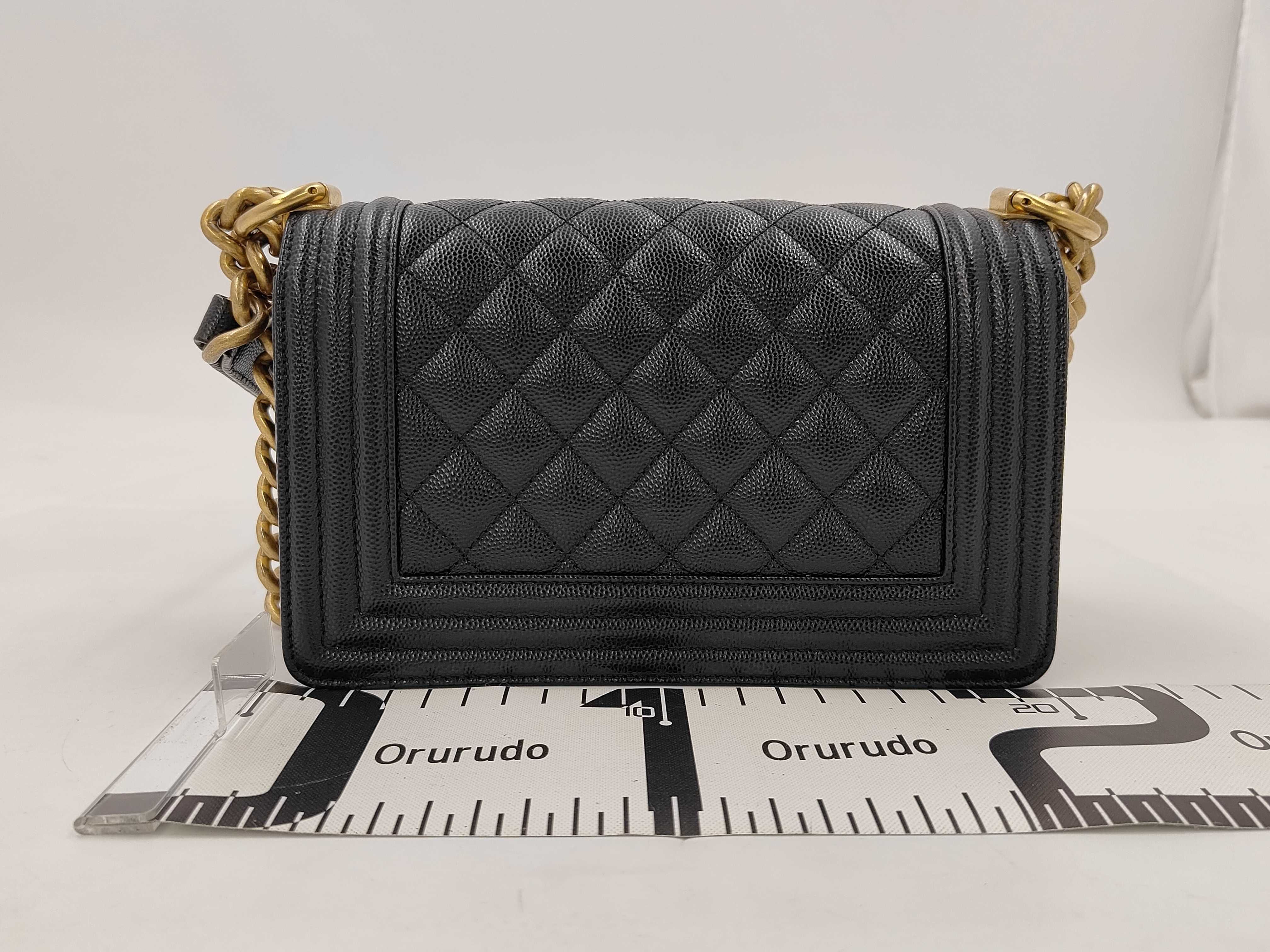 Matelassé Caviar Skin Boy Chanel Black Shoulder Bag — view 2