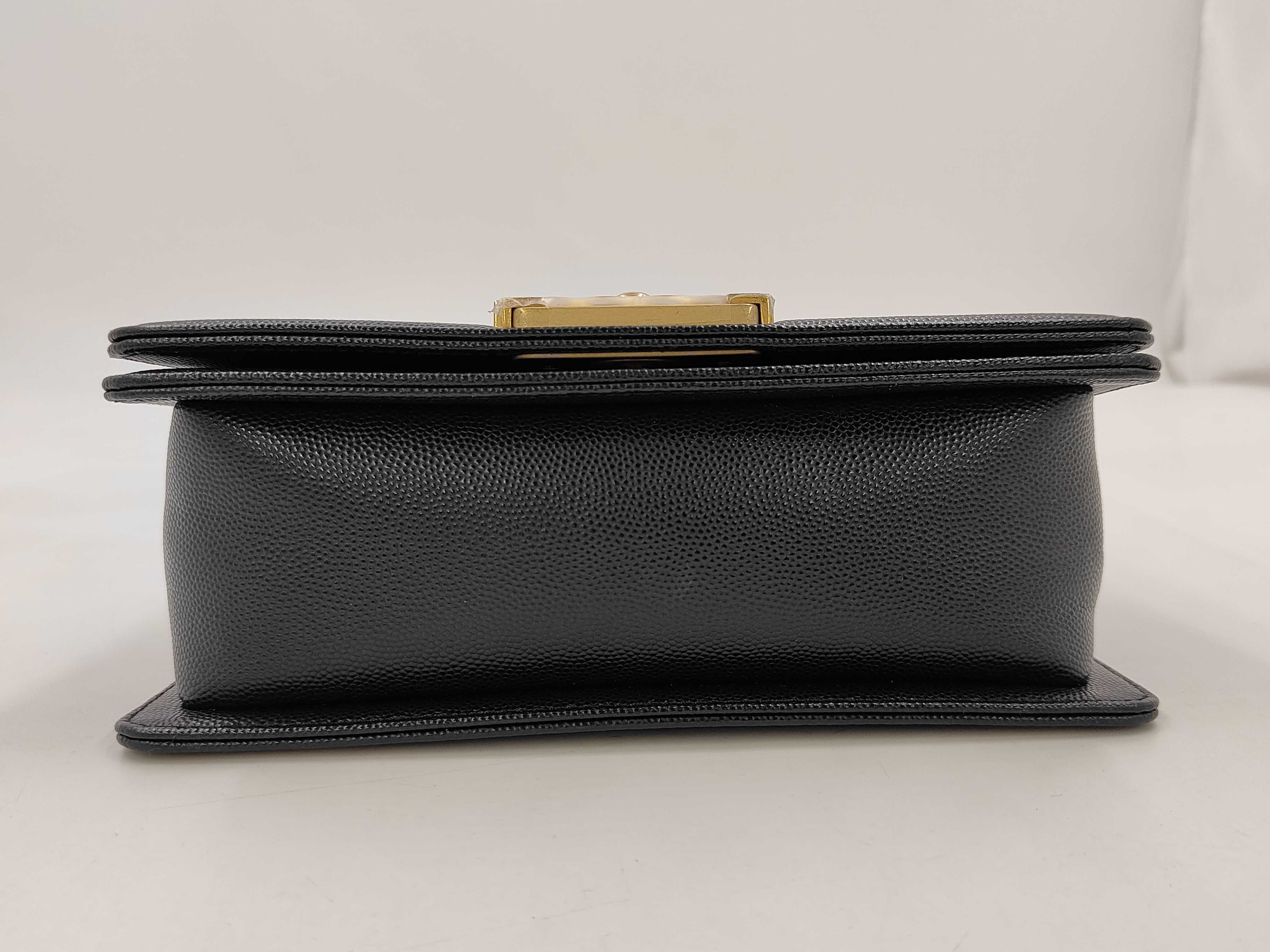 Matelassé Caviar Skin Boy Chanel Black Shoulder Bag — view 6