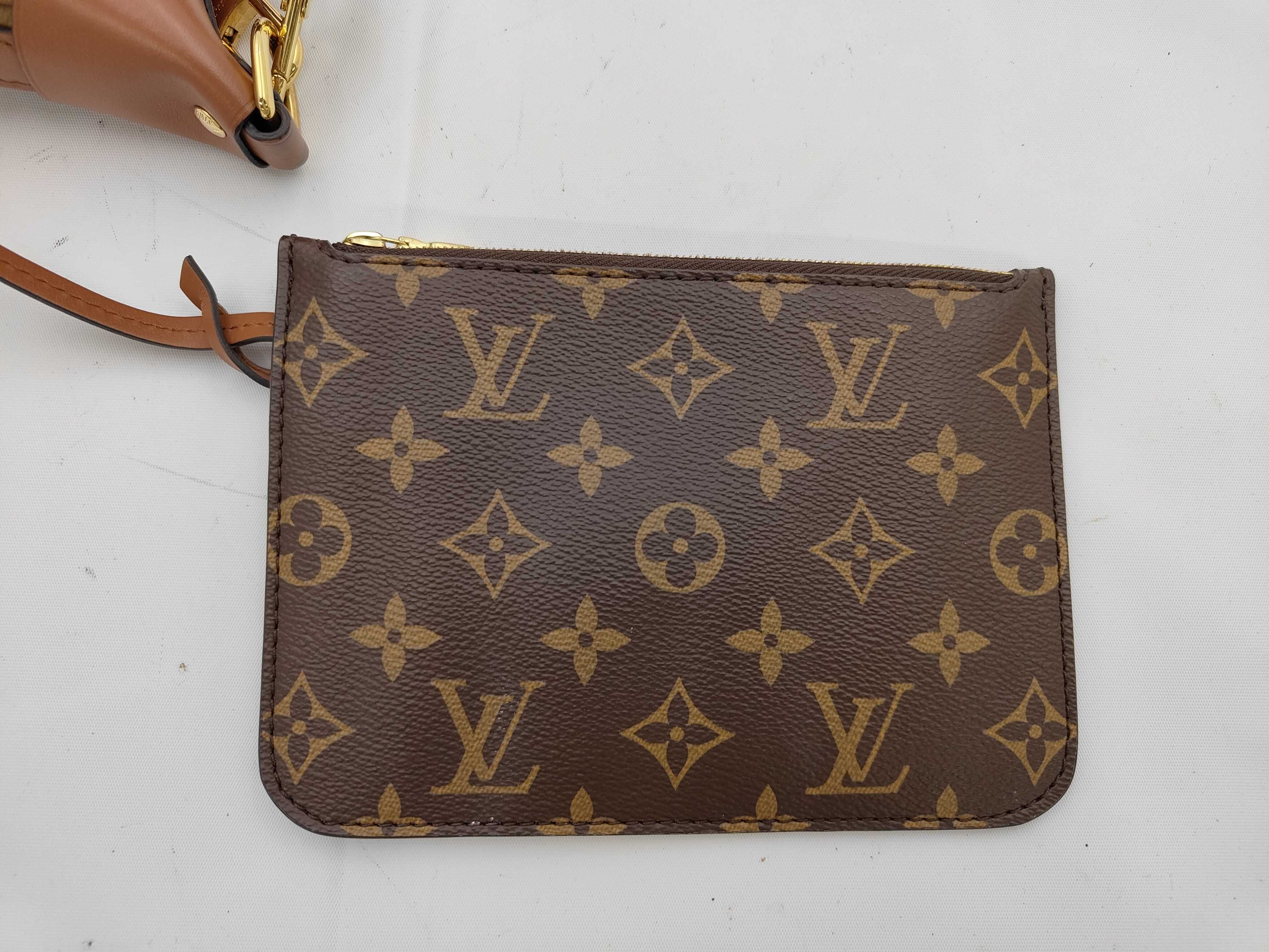 Loop Hobo M46311 Shoulder Bag — view 12